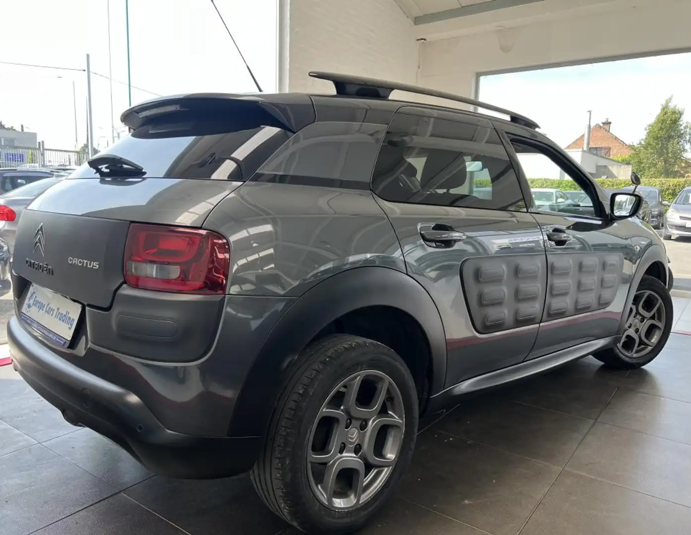 Citroen C4 Cactus SHINE 82CH MOTEUR NEUF CHEZ CITROEN GAR 12M Grijs - 2