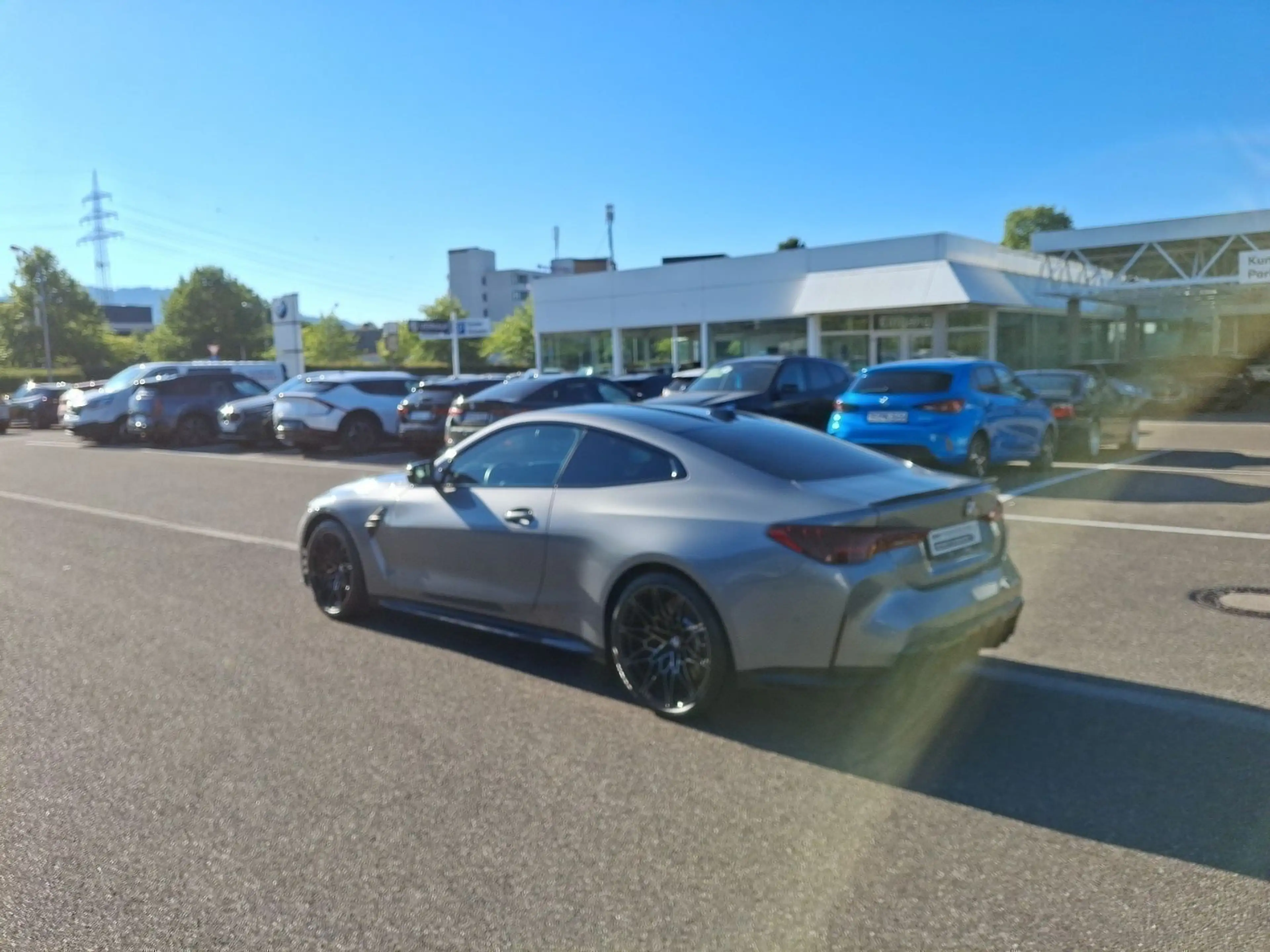 BMW M4 Competition M Carbon Exterieur Parking Plus M — photo 4