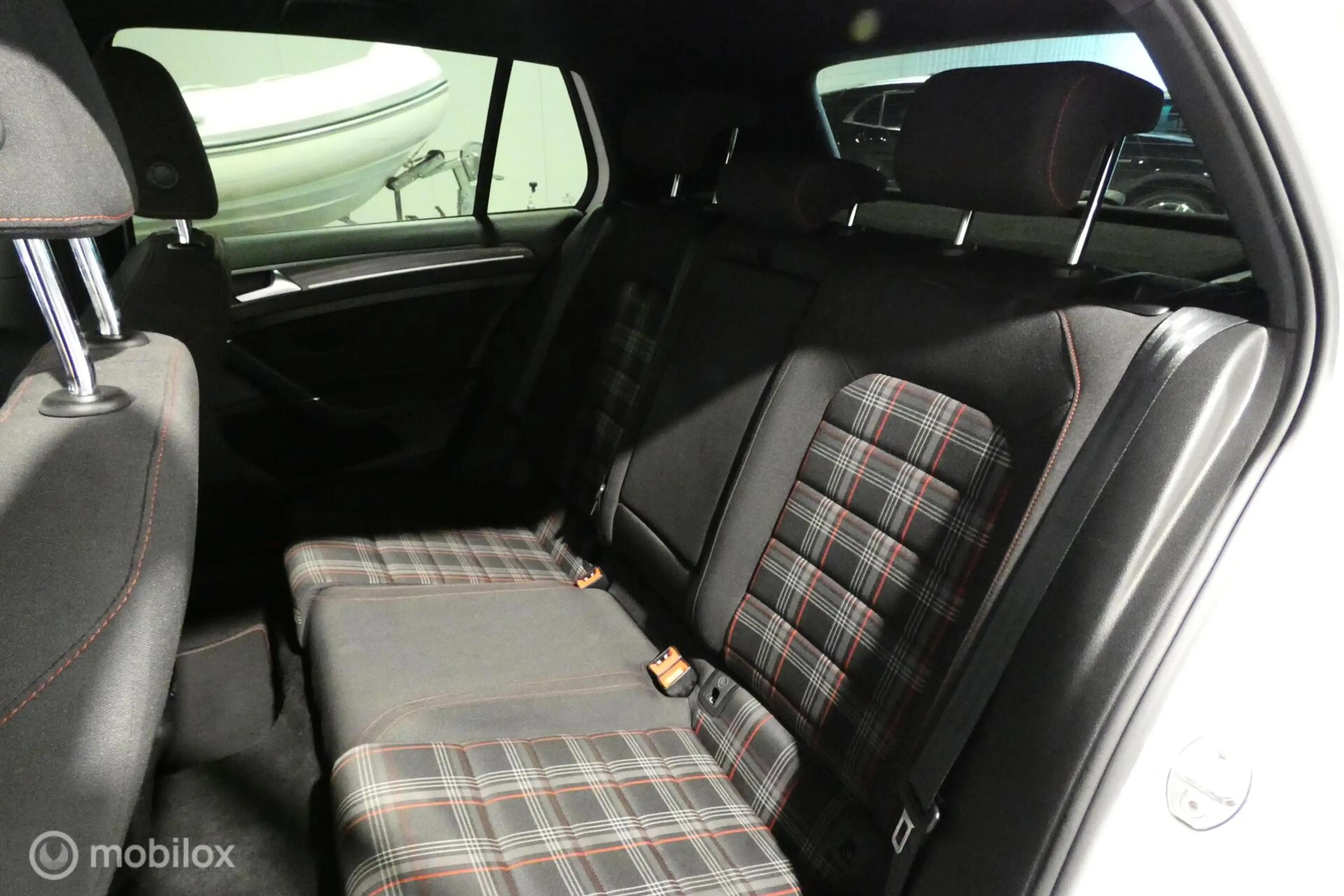 Volkswagen Golf GTI 2.0 TSI Performance — photo 12