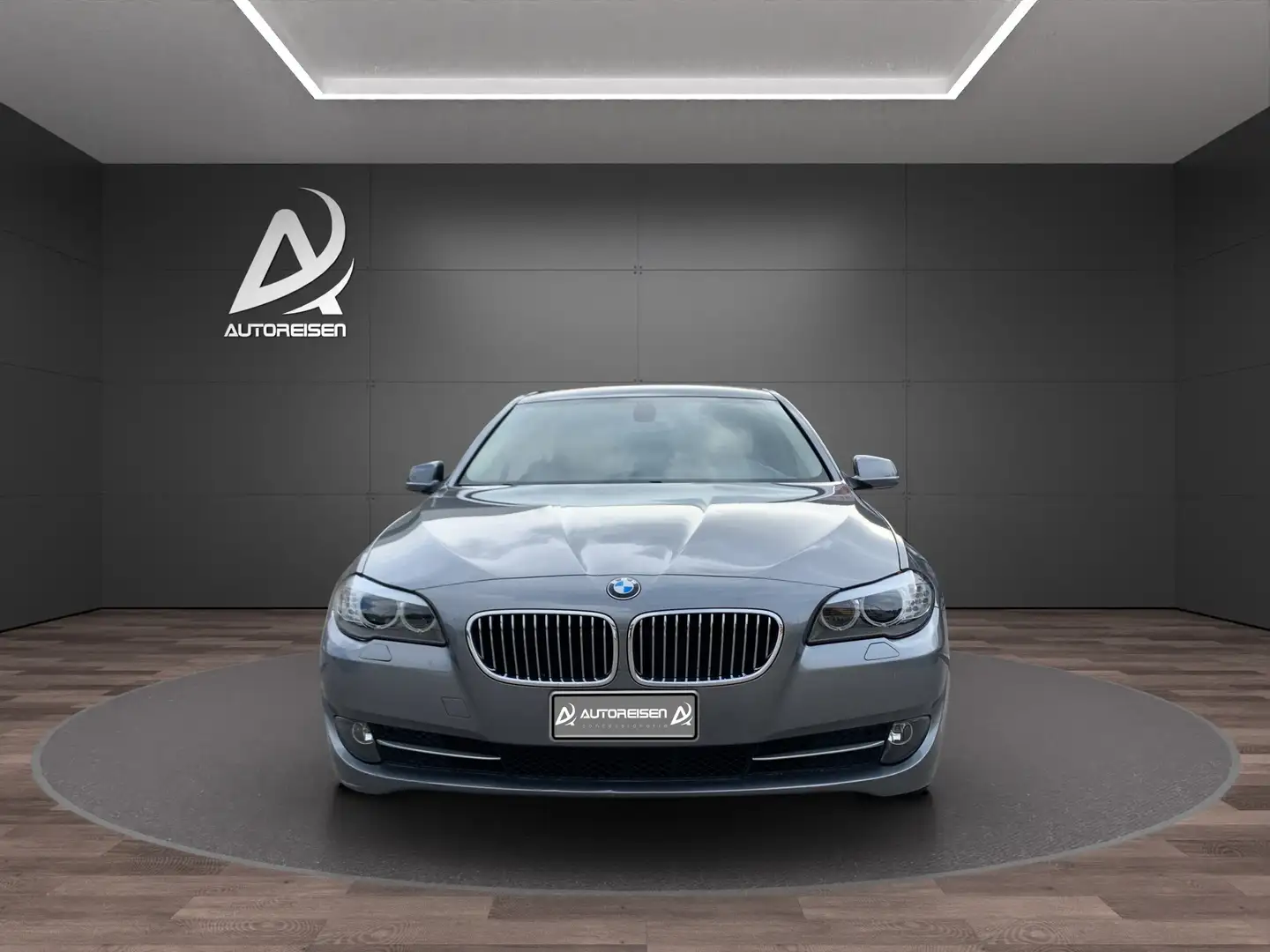BMW 520 520d Touring Business Gris - 2