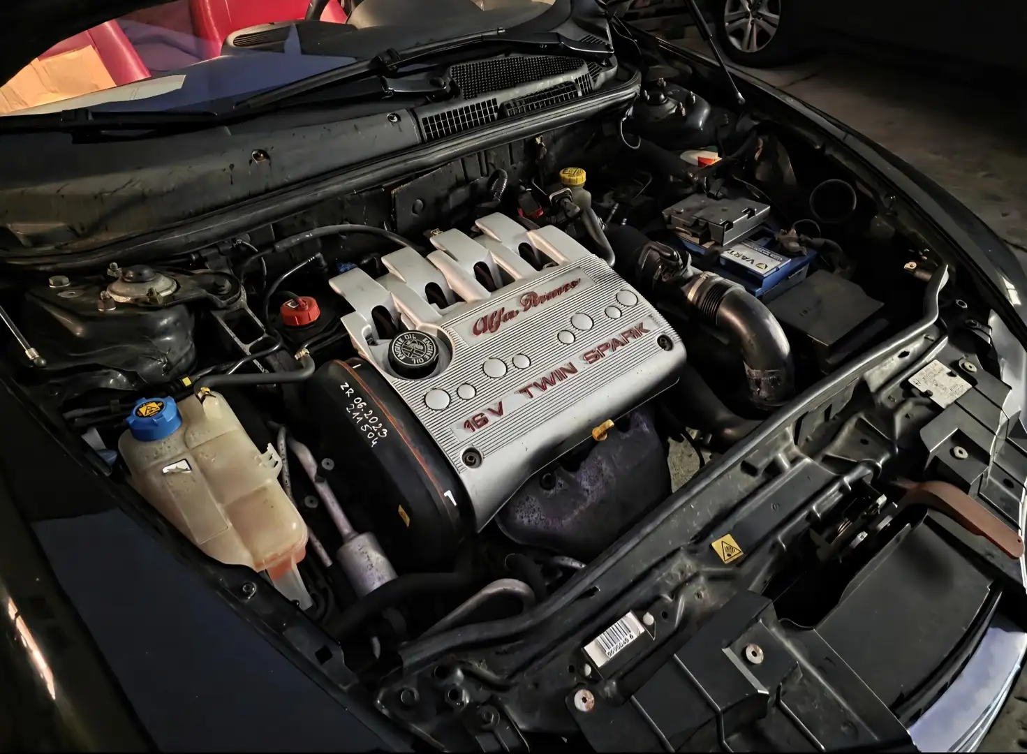 Alfa Romeo 147 1,6 Twin Spark Distinctive - 2
