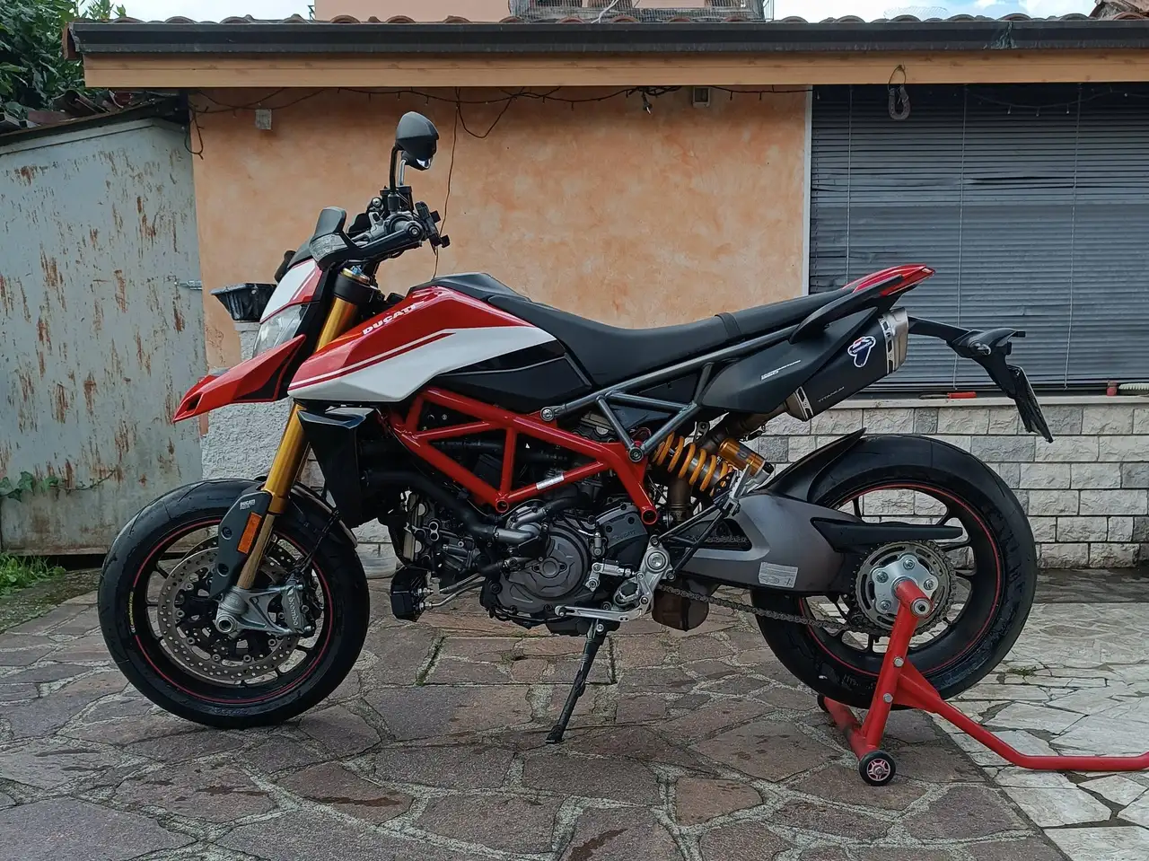 Ducati Hypermotard 950