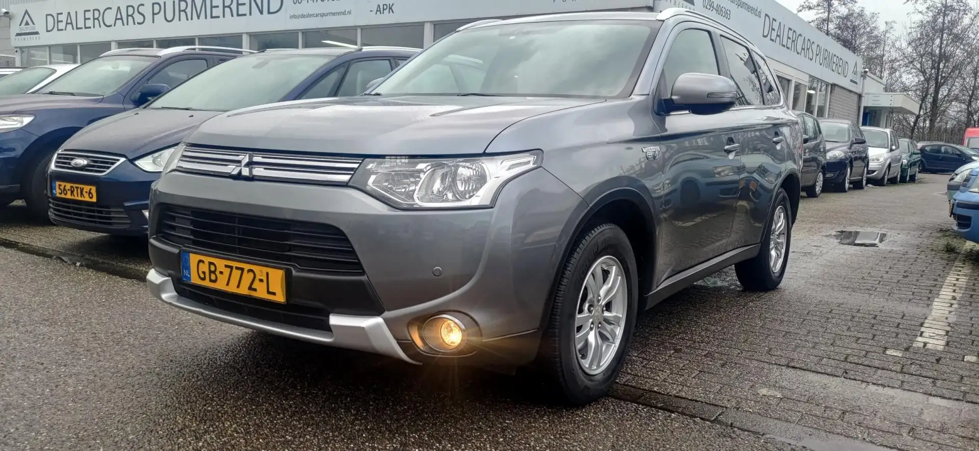 Mitsubishi Outlander 2.0 PHEV Business Edition X-Line Grijs - 2