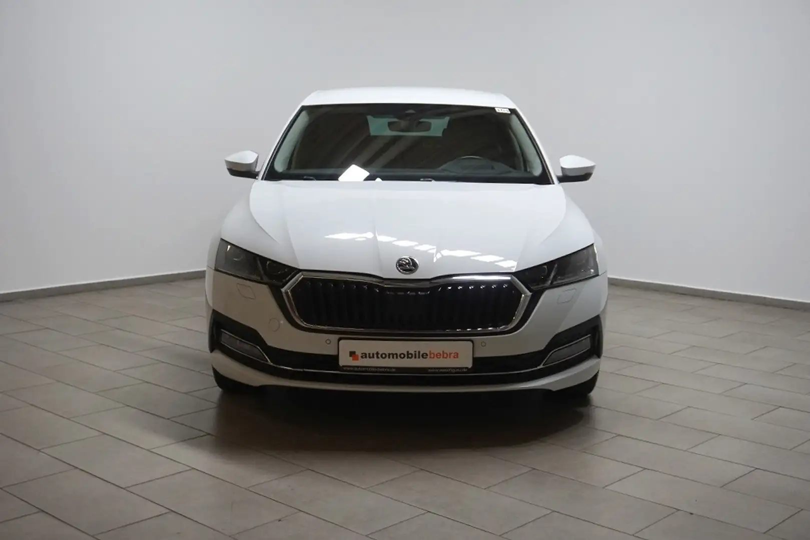 Skoda Octavia 2.0TDI DSG Style Virtual AHK Navi Weiß - 2