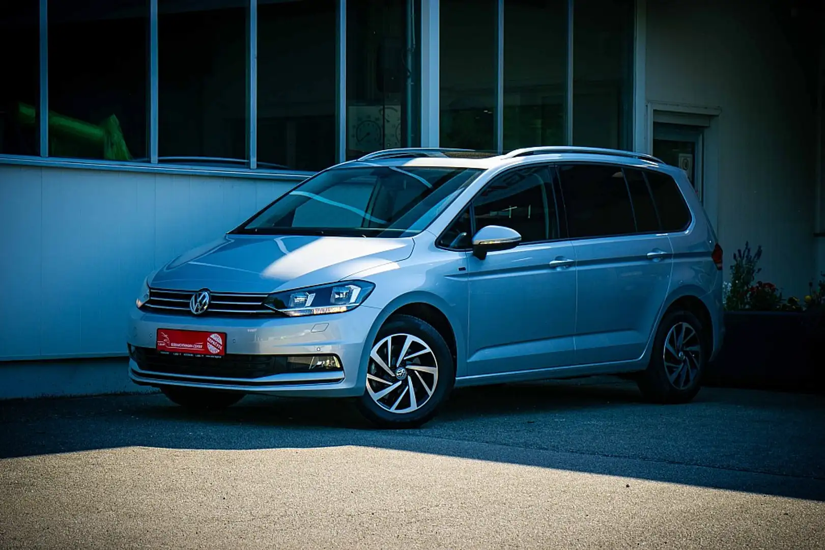 Volkswagen Touran CL 2,0 BMT TDI DSG *NAVI*PANORAMADACH* Silber - 2
