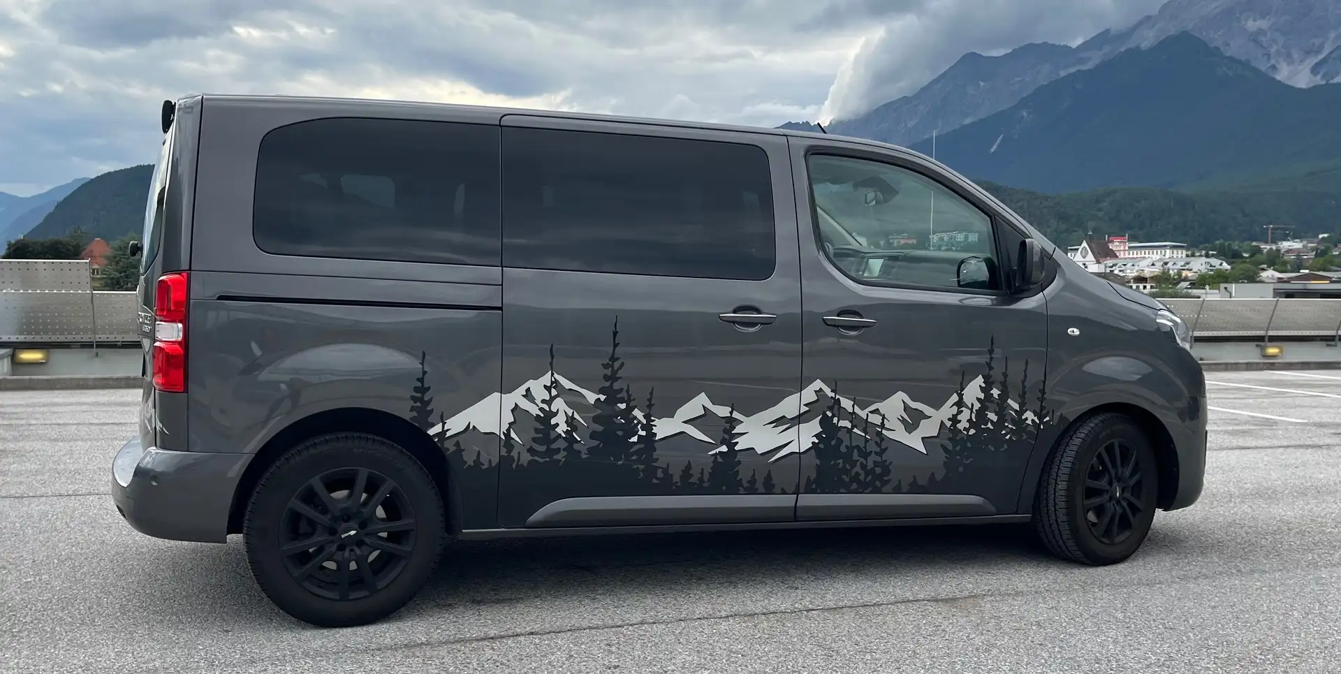 Toyota Proace Verso 2,0 D-4D 145 L1 Medium Family Grau - 2