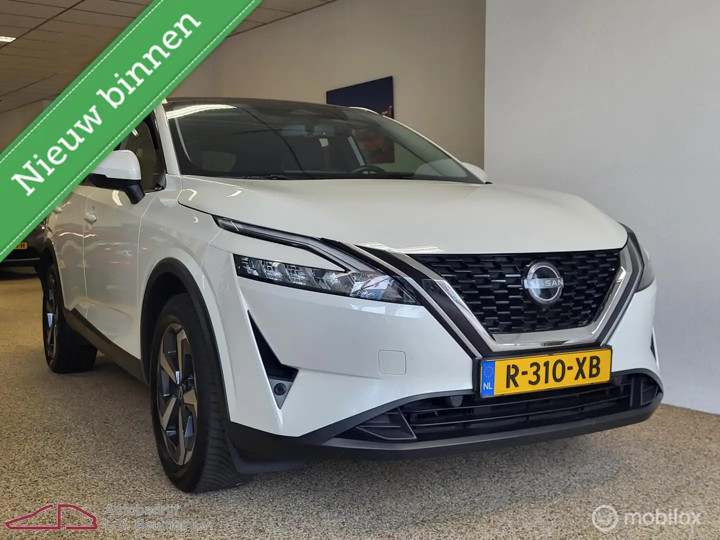 Nissan Qashqai 1.3 MHEV N-Connecta *1e EIG, dec.2022, PANO, NL, R Wit - 2