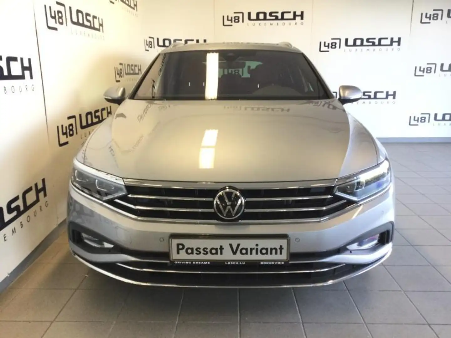 Volkswagen Passat Variant Elegance 2.0 TDI 110KW DSG7 Argintiu - 2