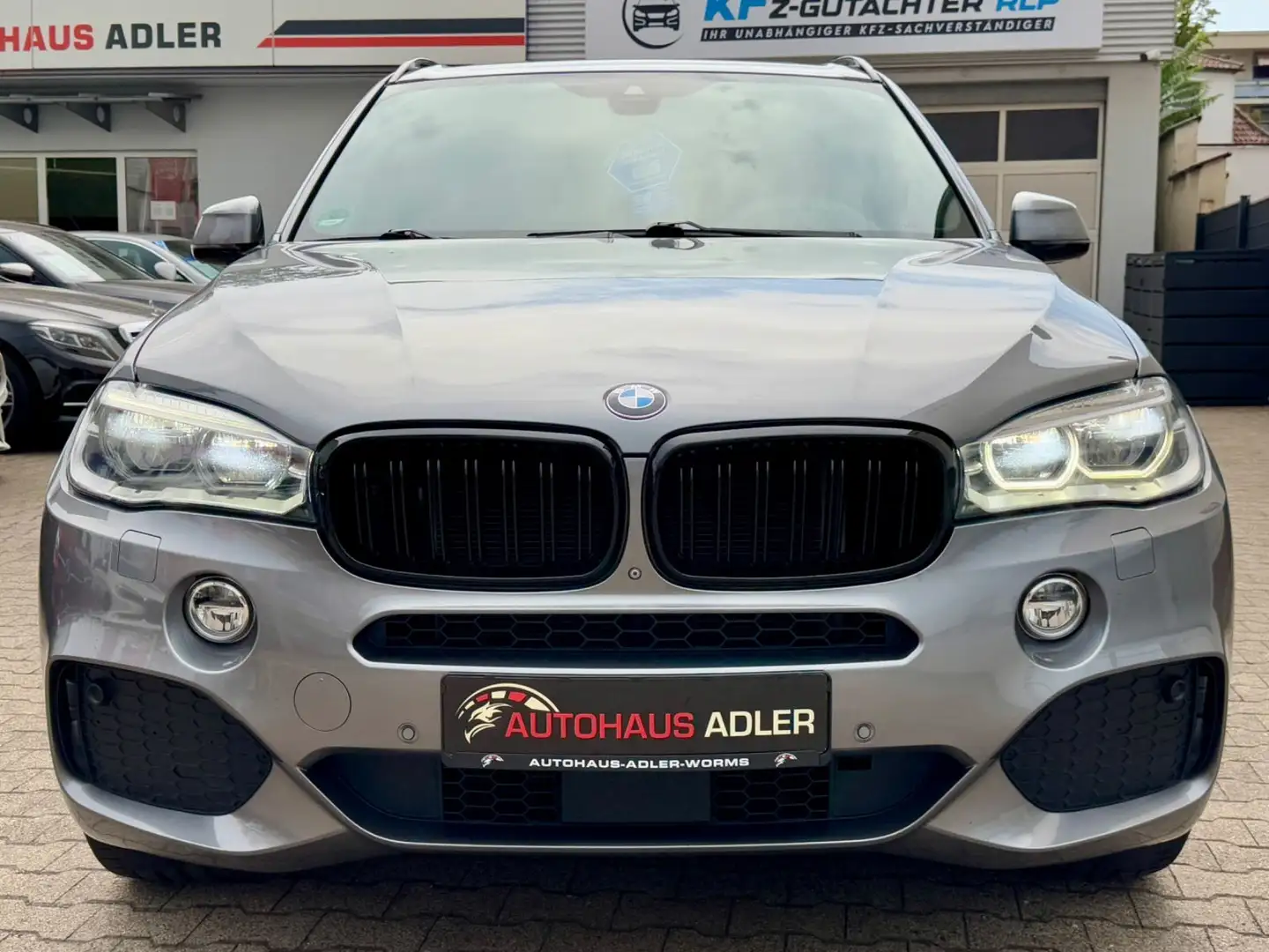 BMW X5 xDrive30d M-Sport*HUD*PANO*XEN*ACC*AHK*360°LH Grau - 2