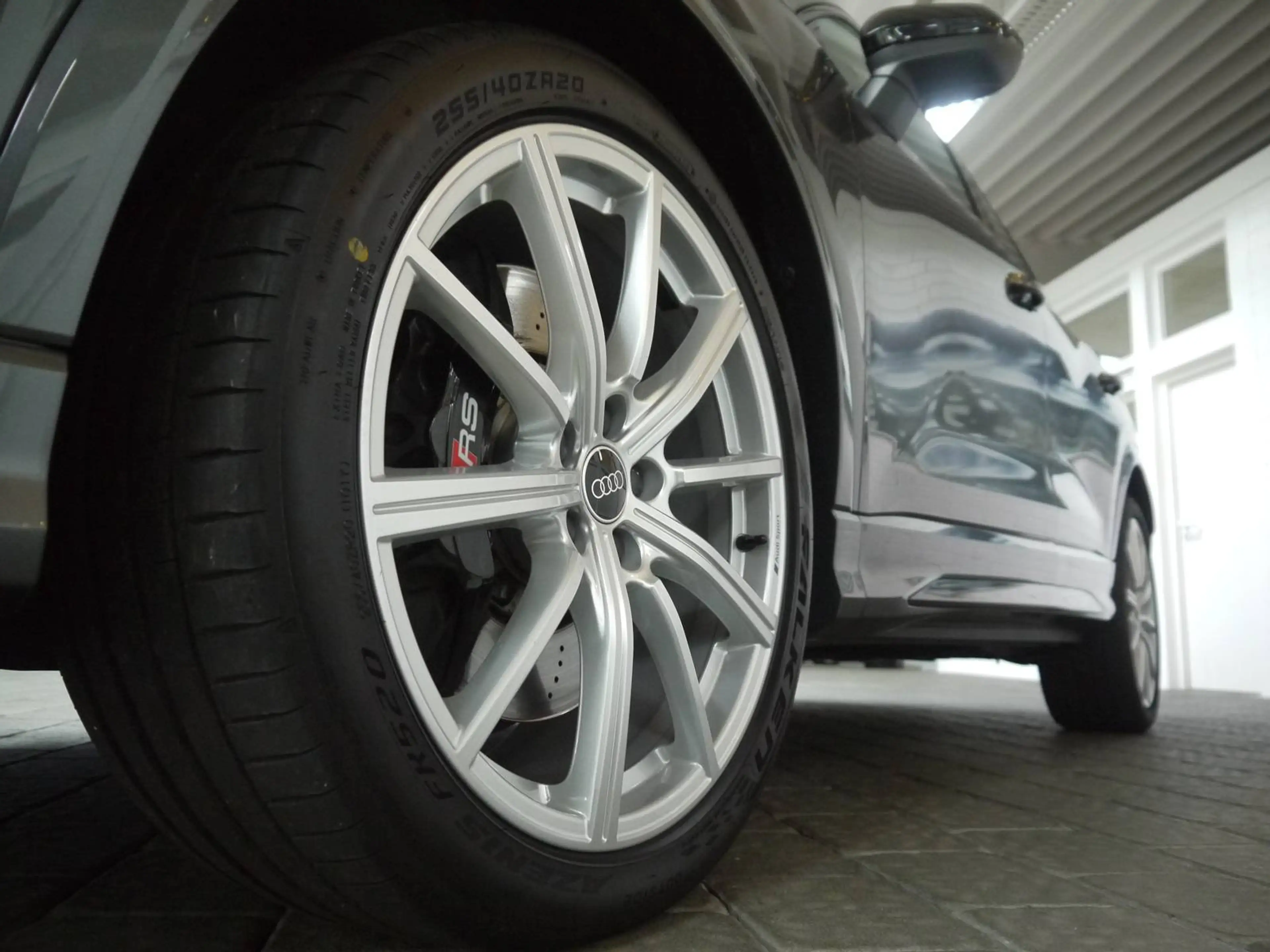 Audi RS Q3 2.5 TFSI quattro — photo 13