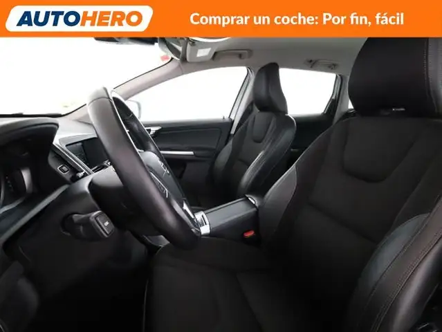 Volvo XC60 view 11
