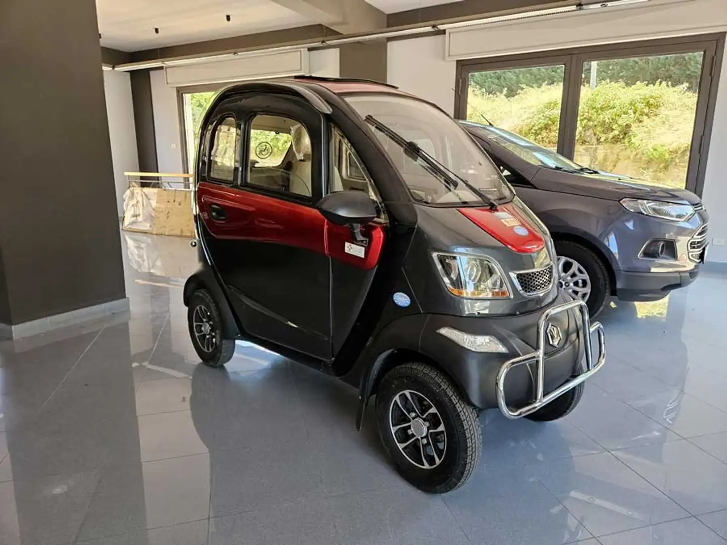 Altro Quadix Quadriciclo elettrico con cabina Rosso - 1