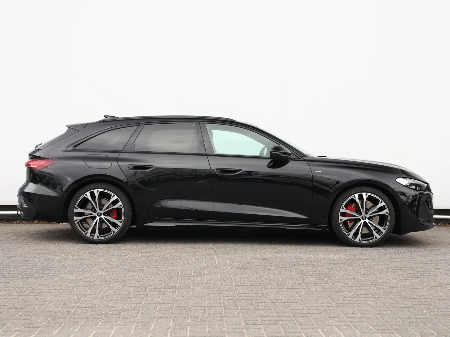 Audi A5 Avant 2.0 e-hybrid quattro S edition 299 pk | Opti Zwart - 2