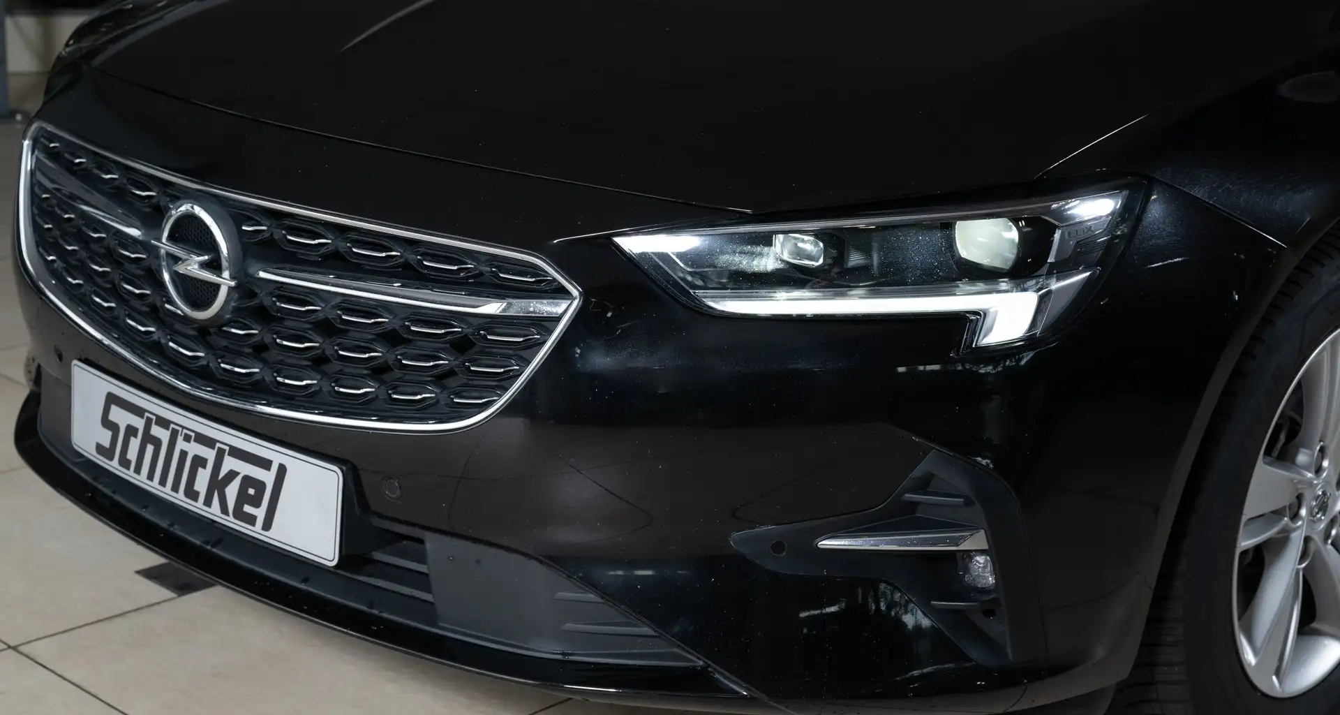 Opel Insignia B Grand Sport 2.0 CDTI Elegance Navi Voll-LED Met. Schwarz - 2