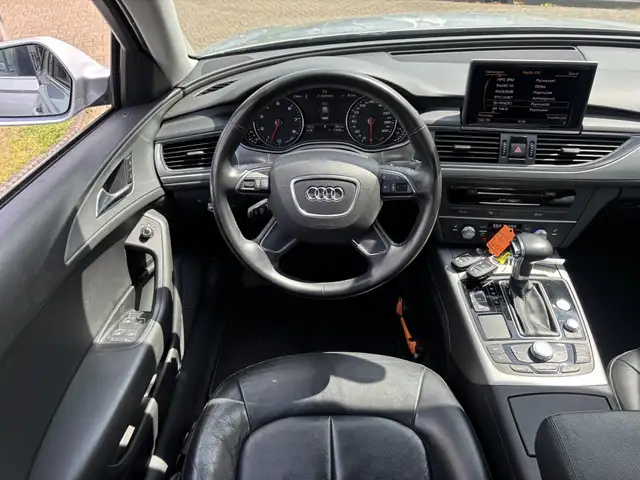 Audi A6 view 13