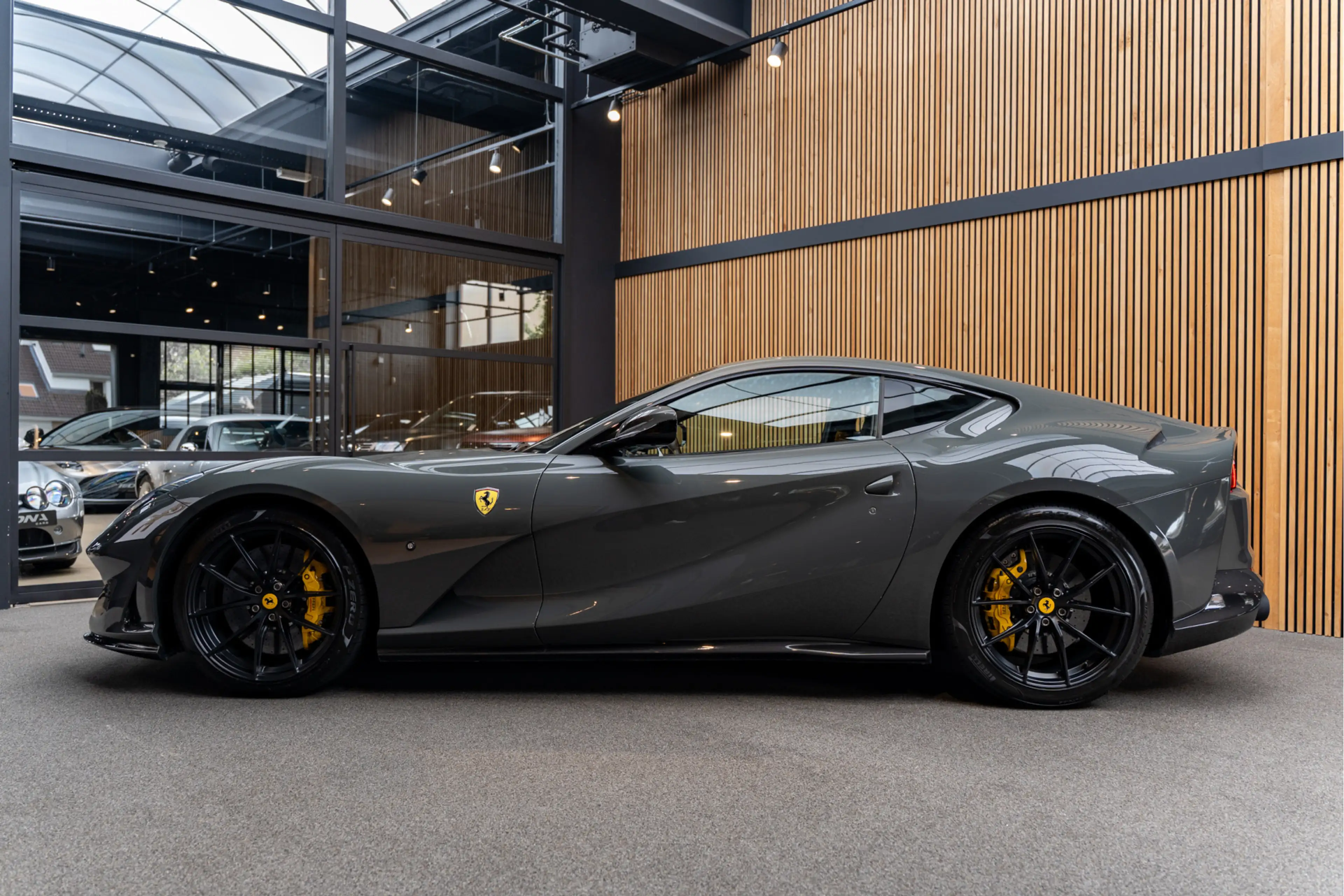 Ferrari 812 Superfast Full Carbon Historical Color Lift JBL 6. — photo 3