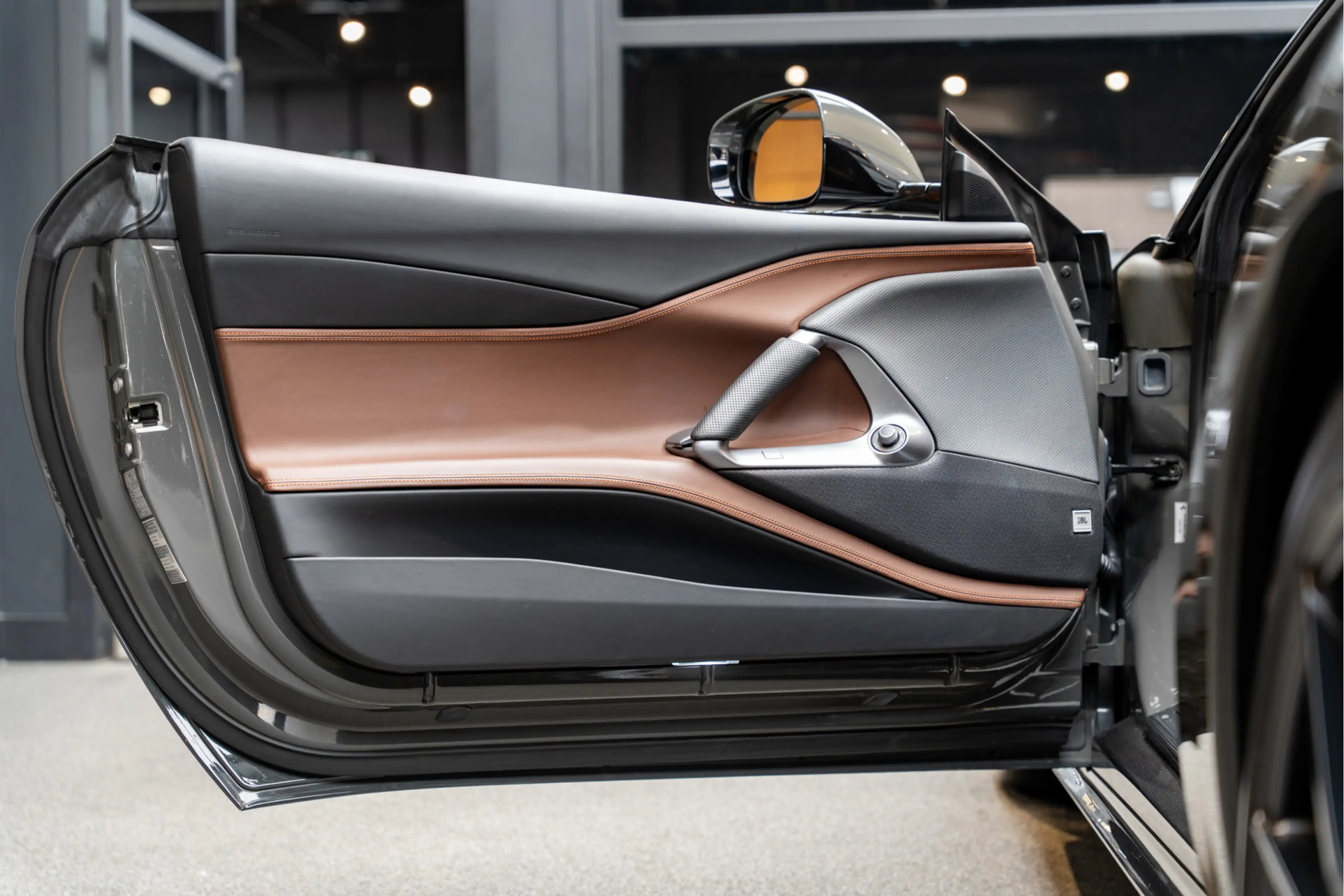 Ferrari 812 Superfast Full Carbon Historical Color Lift JBL 6. — photo 31