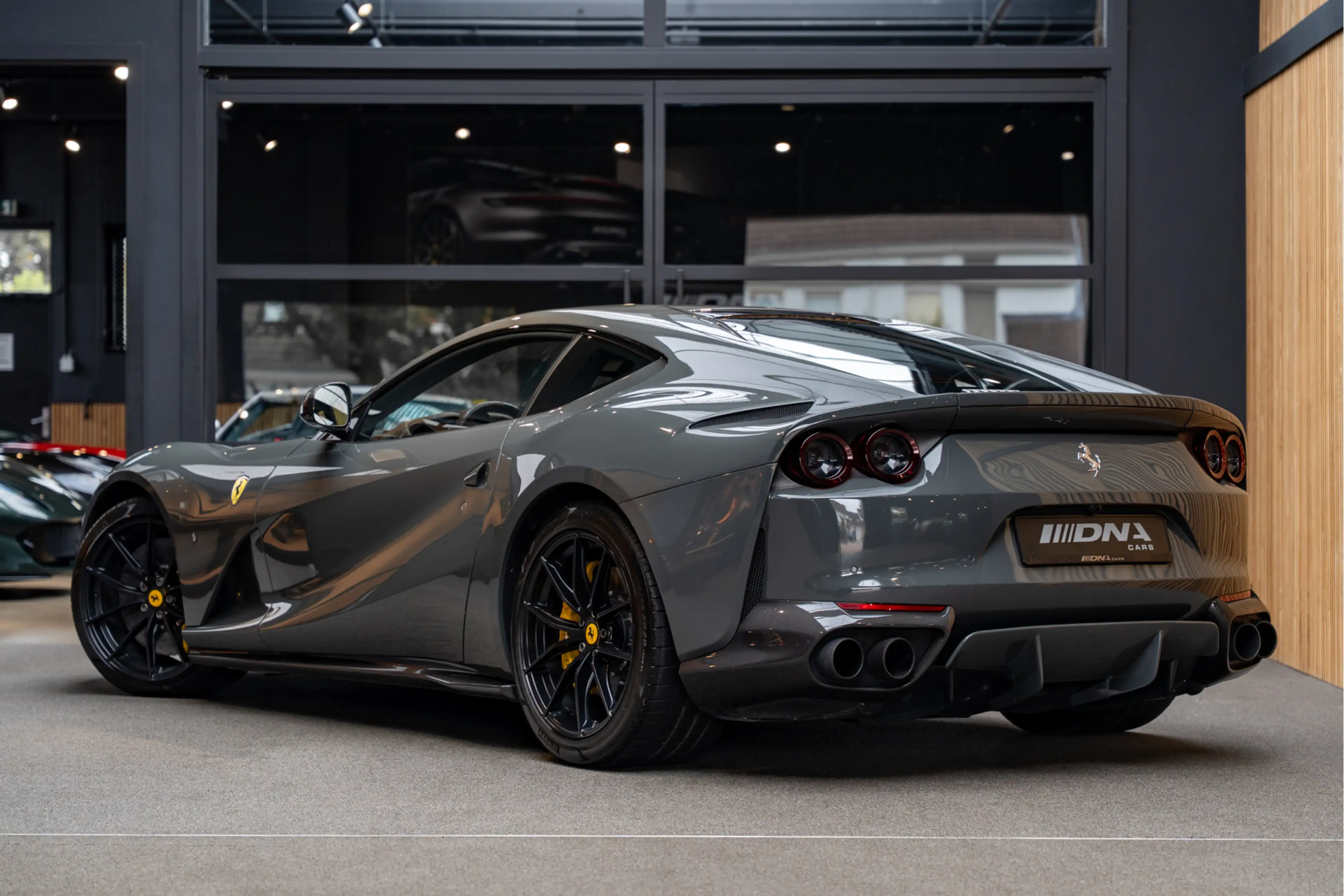 Ferrari 812 Superfast Full Carbon Historical Color Lift JBL 6. — photo 5