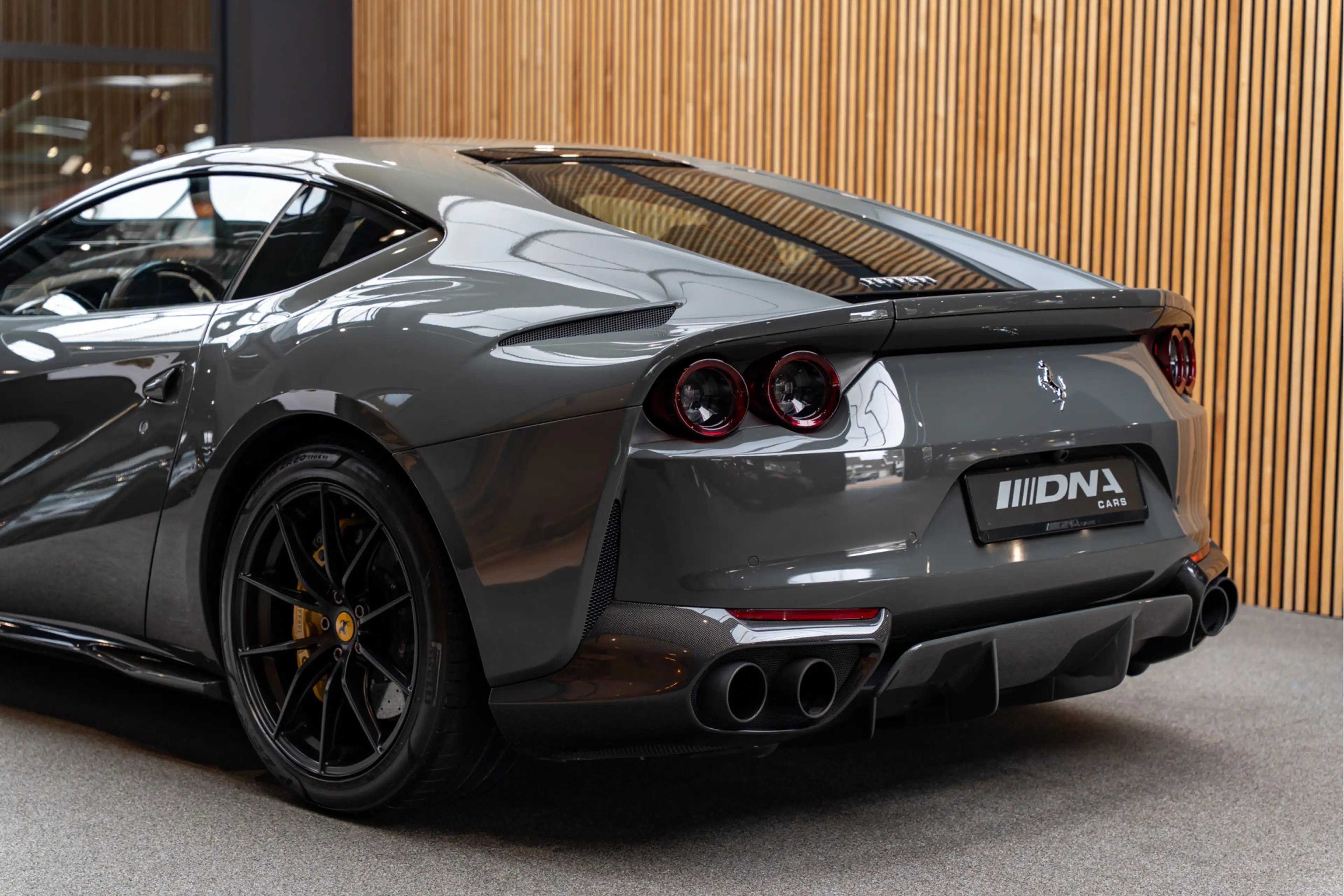 Ferrari 812 Superfast Full Carbon Historical Color Lift JBL 6. — photo 11