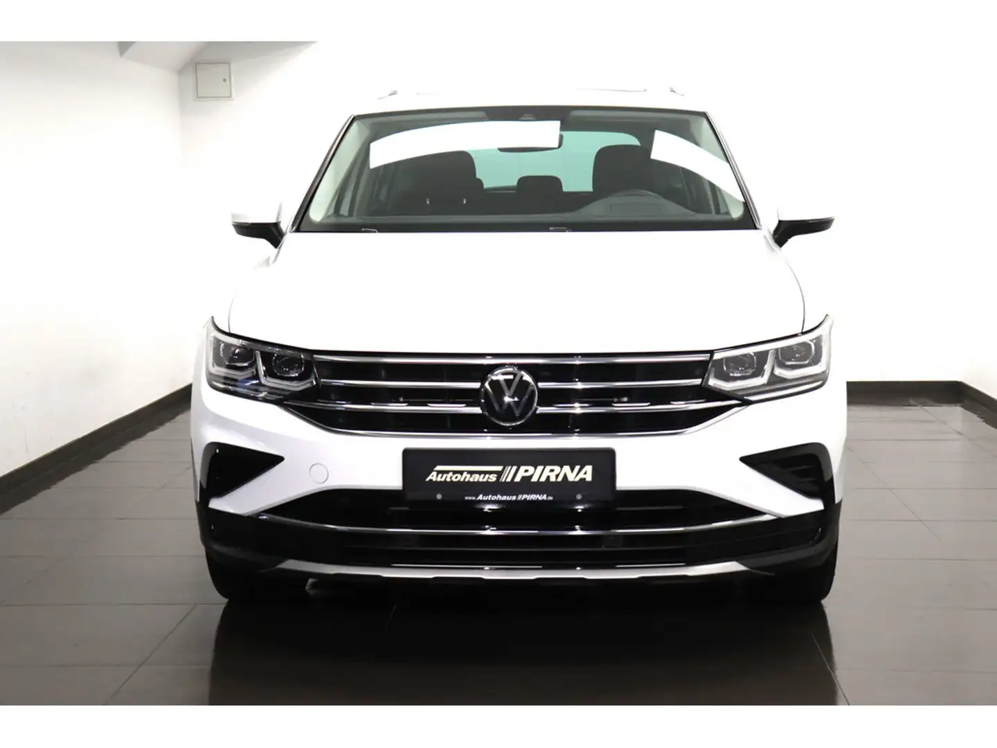 Volkswagen Tiguan Elegance 2.0 TSI 4MOTION Panorama AHK Weiß - 2