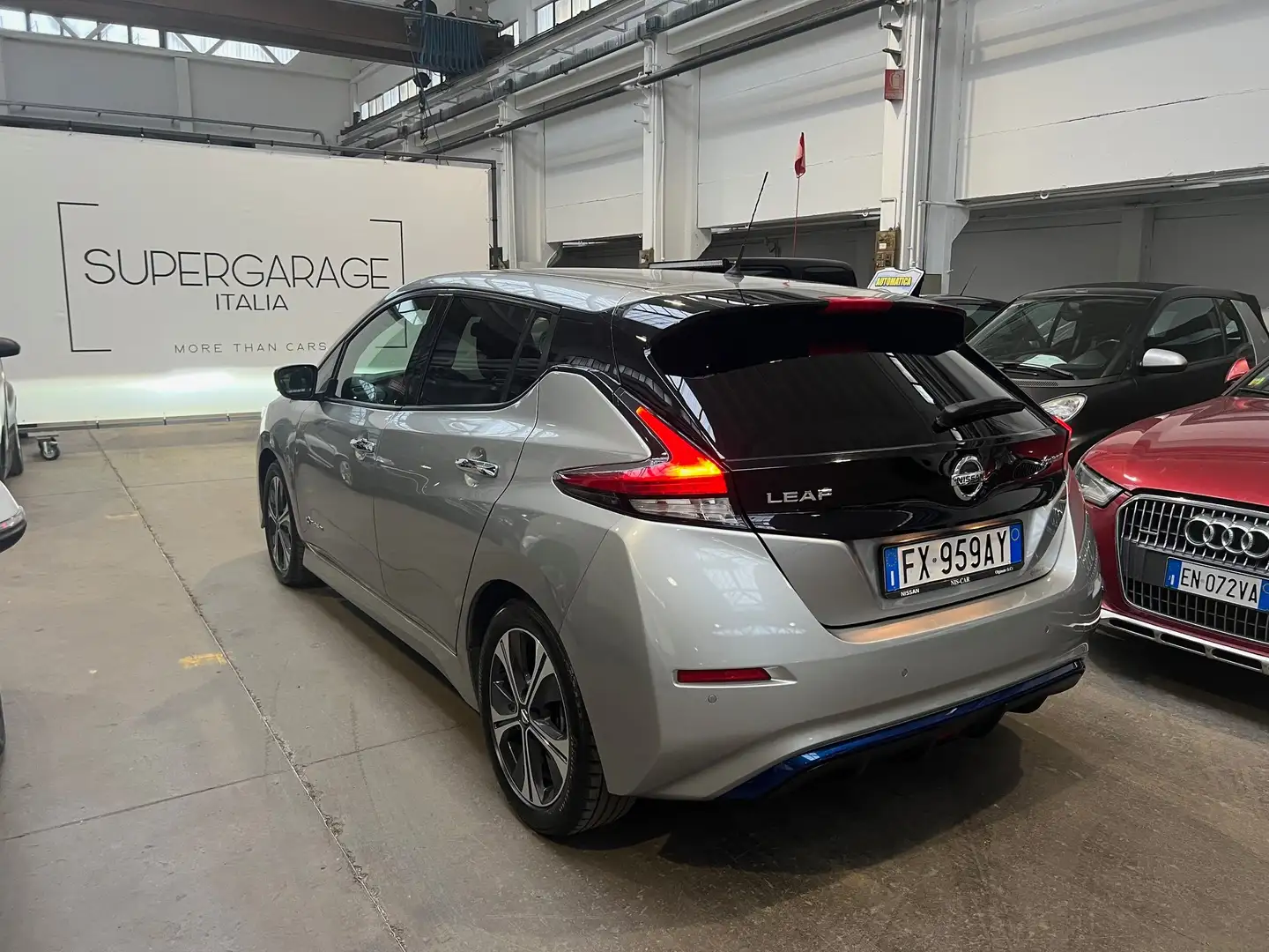 Nissan Leaf Leaf II 2018 Tekna  Pro Pilot Park 40kWh 150cv Grijs - 2