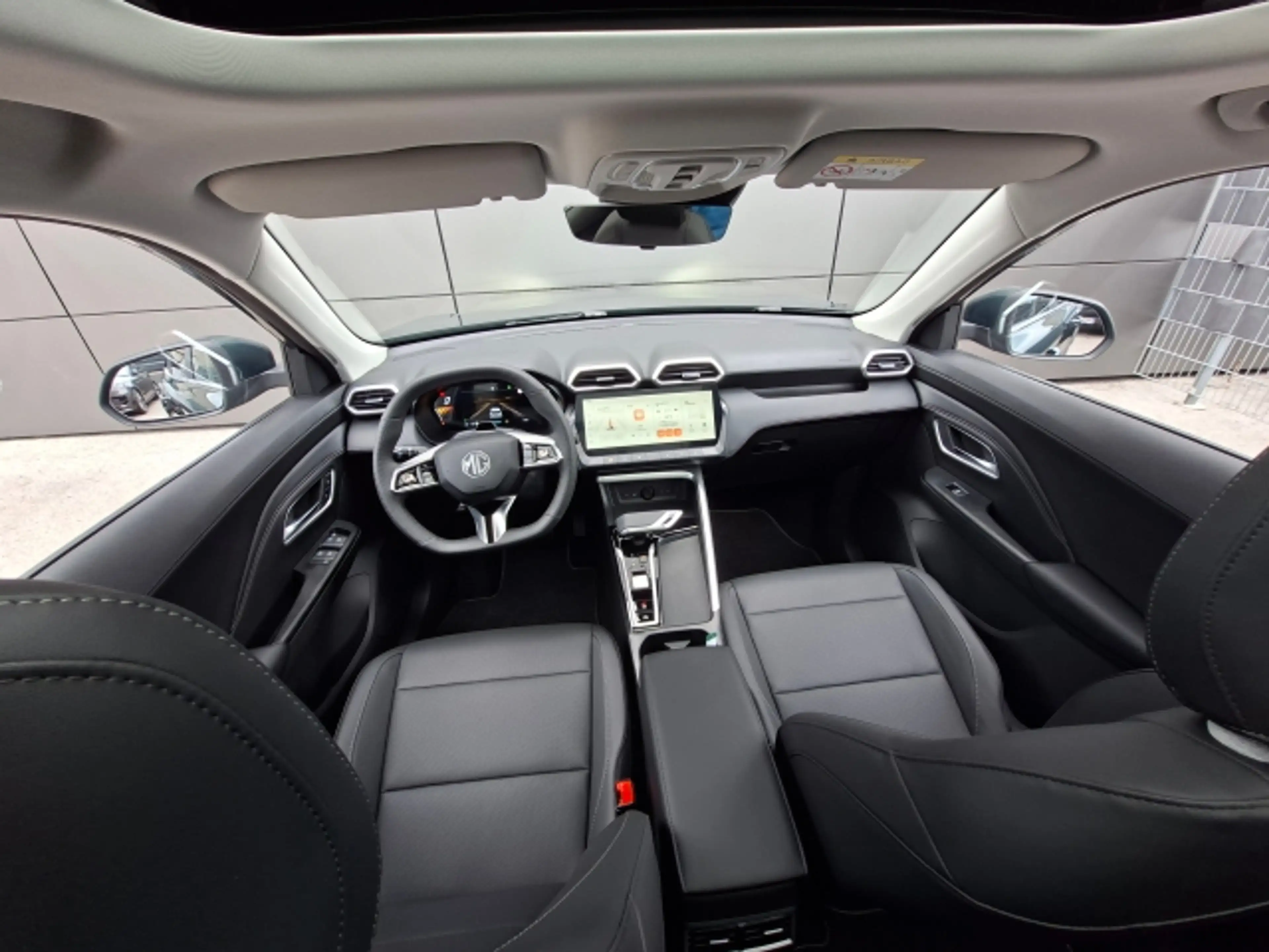 MG ZS HEV Luxury MY26 — photo 12
