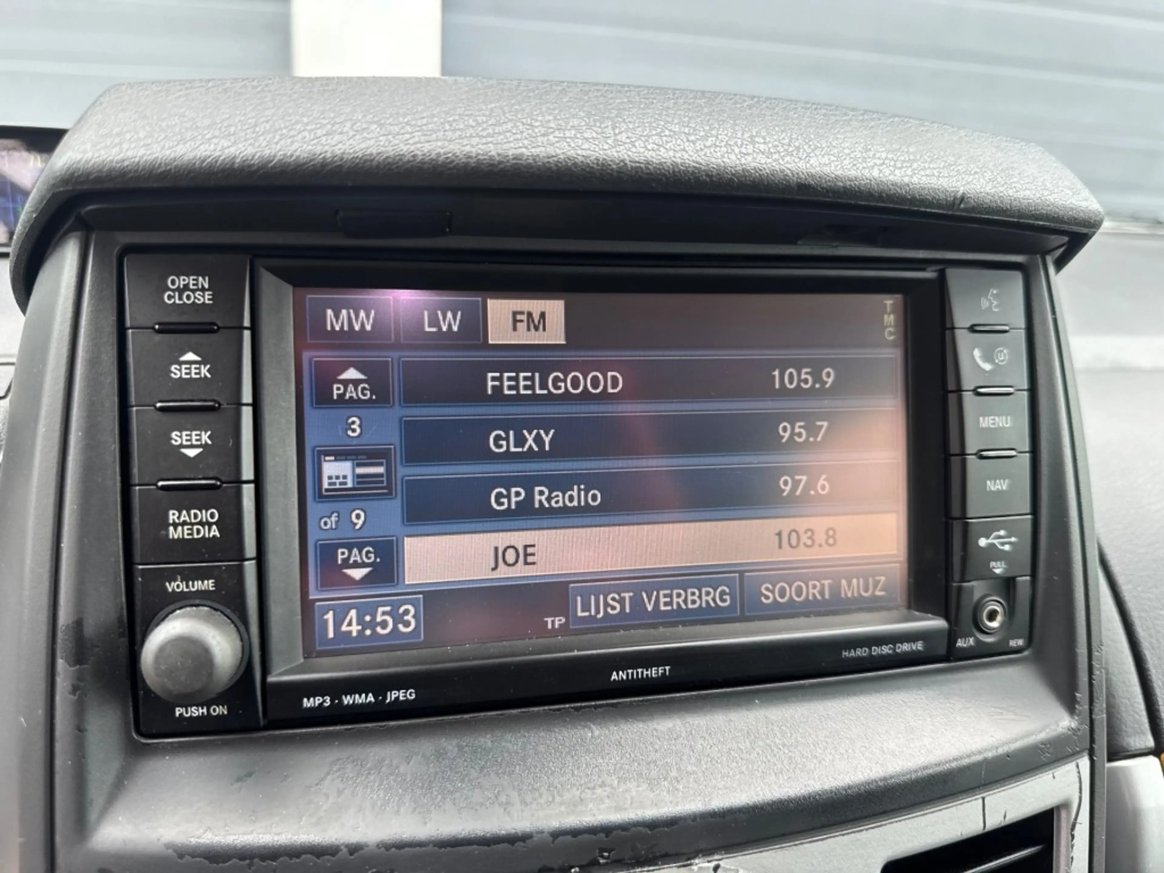Chrysler Grand Voyager 3.8i LIMITED — photo 15