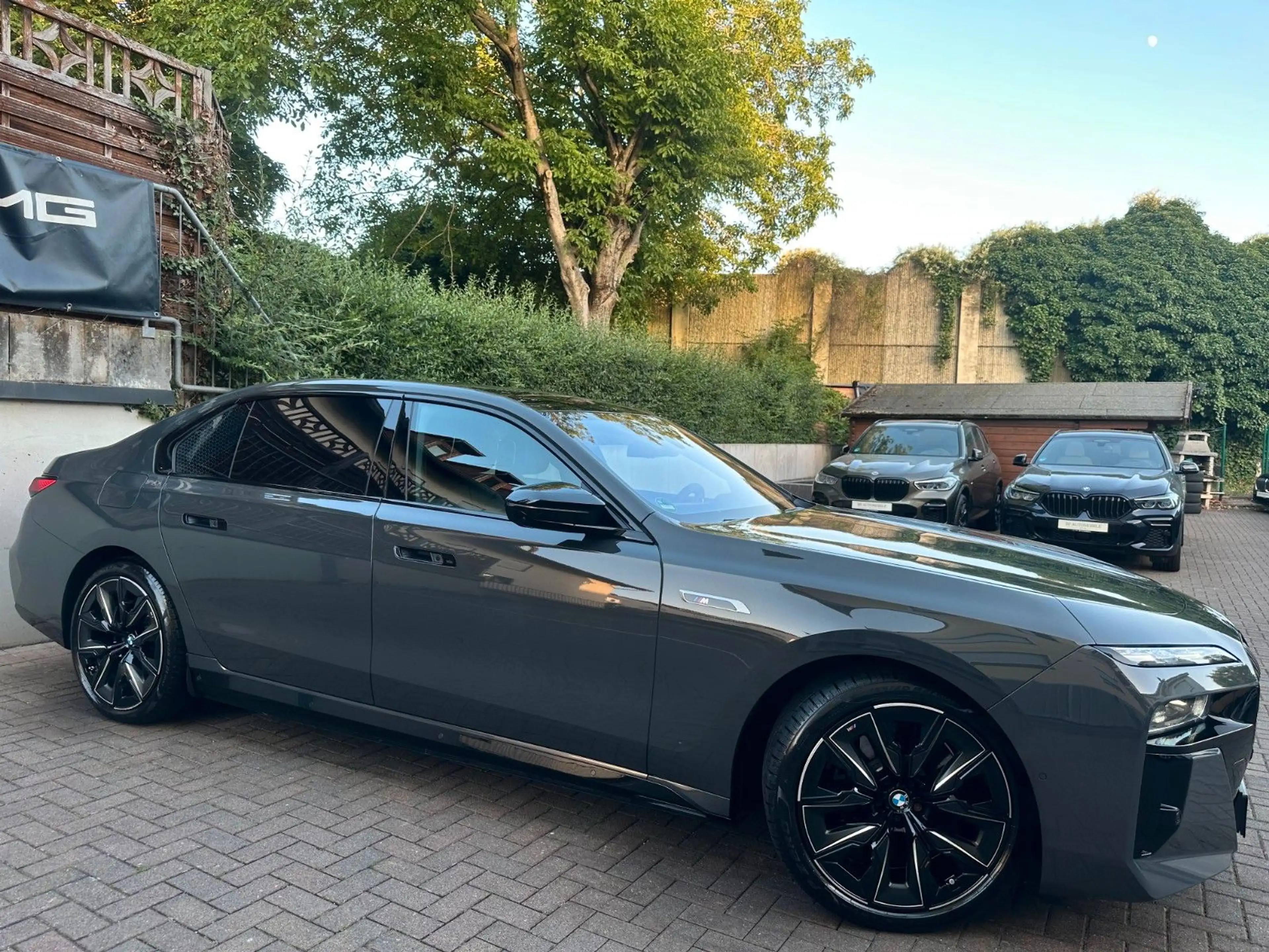 BMW i7 M70 xDrive PANO-SKY*B&W*Fond-TV*Executive — photo 3