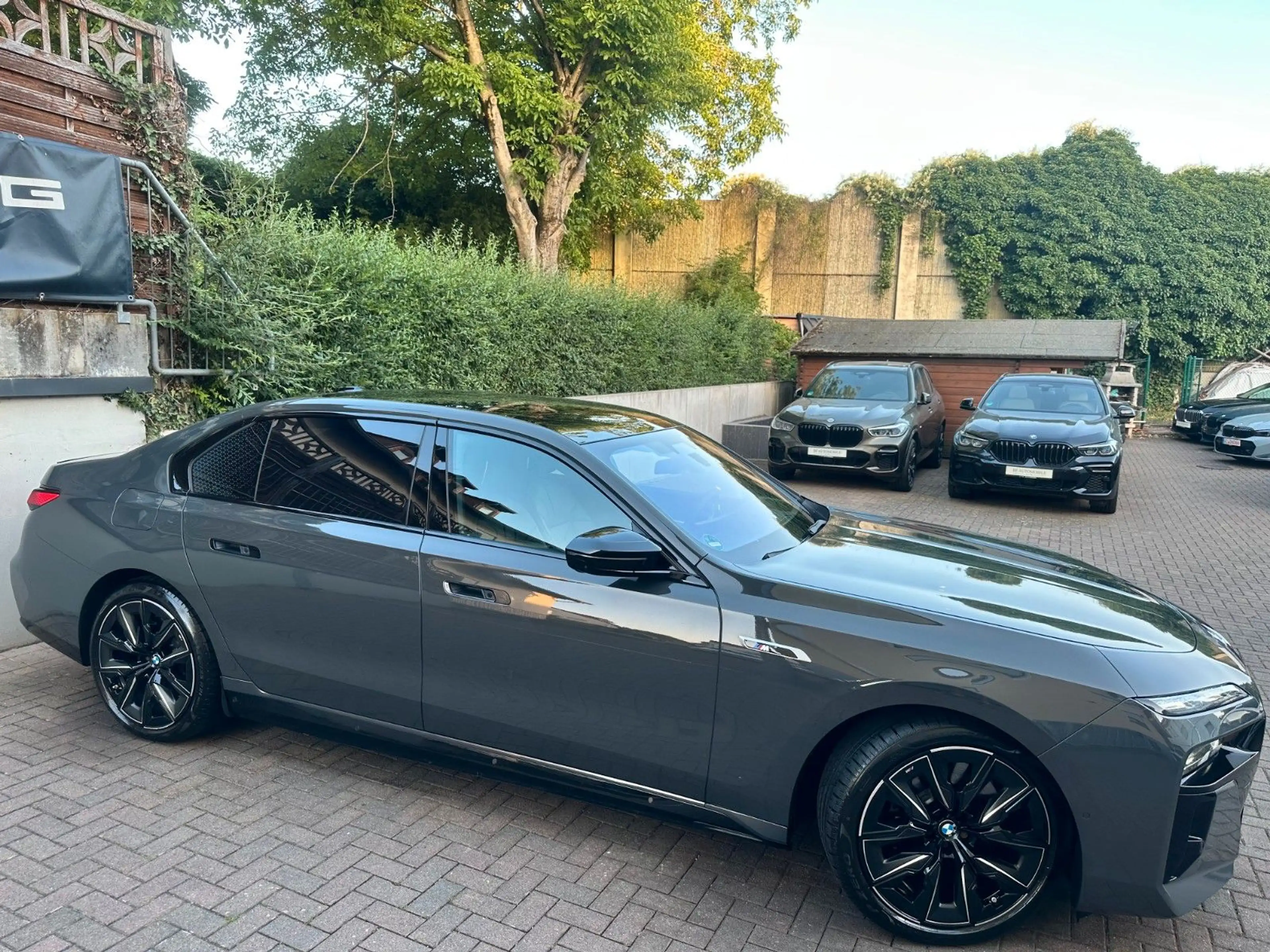 BMW i7 M70 xDrive PANO-SKY*B&W*Fond-TV*Executive — photo 4