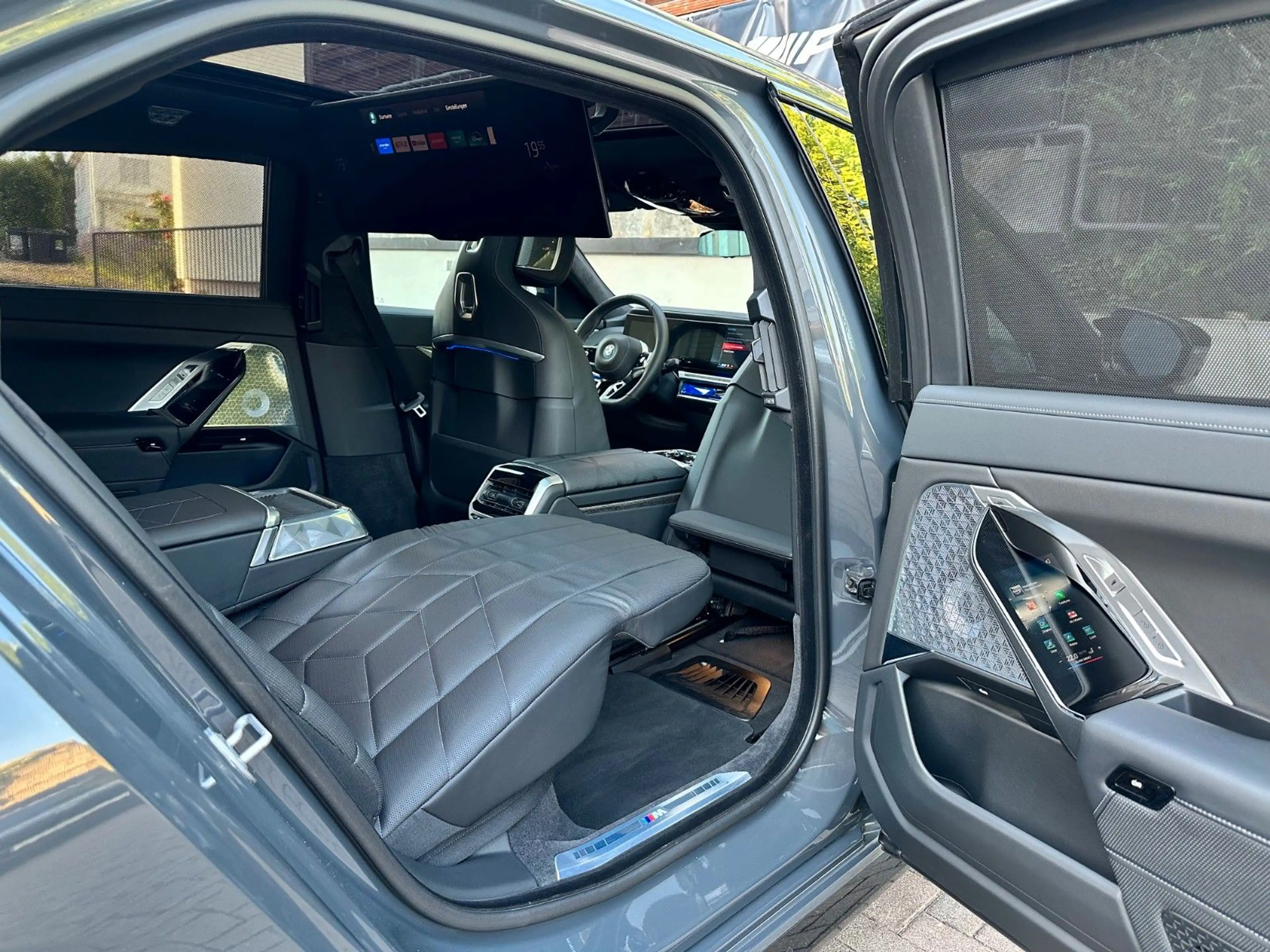 BMW i7 M70 xDrive PANO-SKY*B&W*Fond-TV*Executive — photo 15