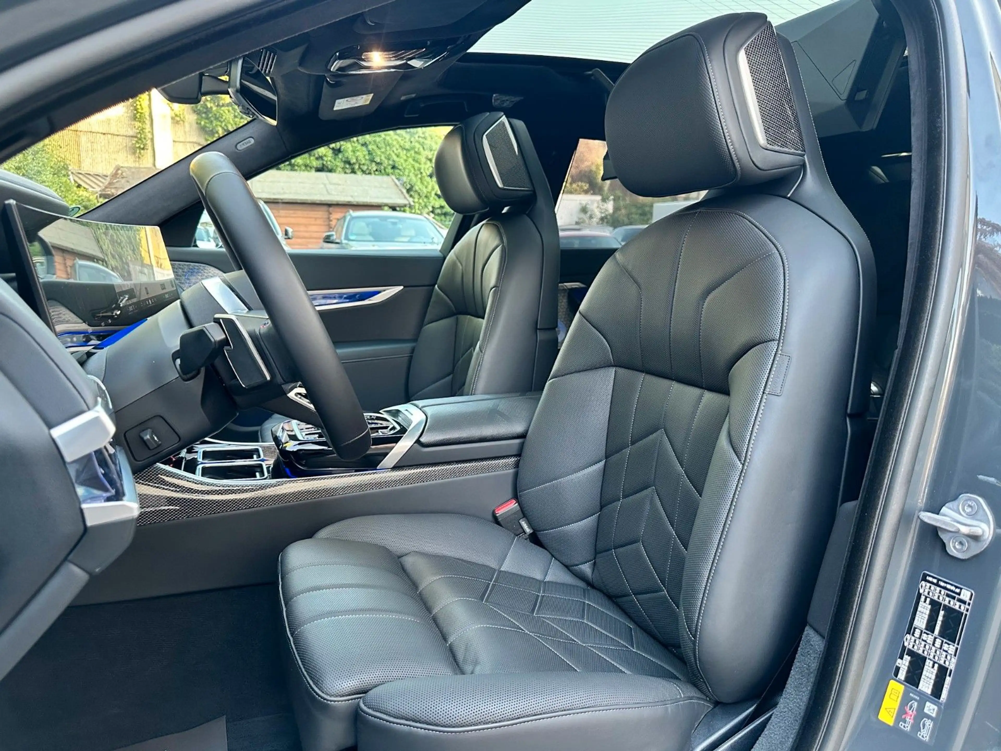 BMW i7 M70 xDrive PANO-SKY*B&W*Fond-TV*Executive — photo 5