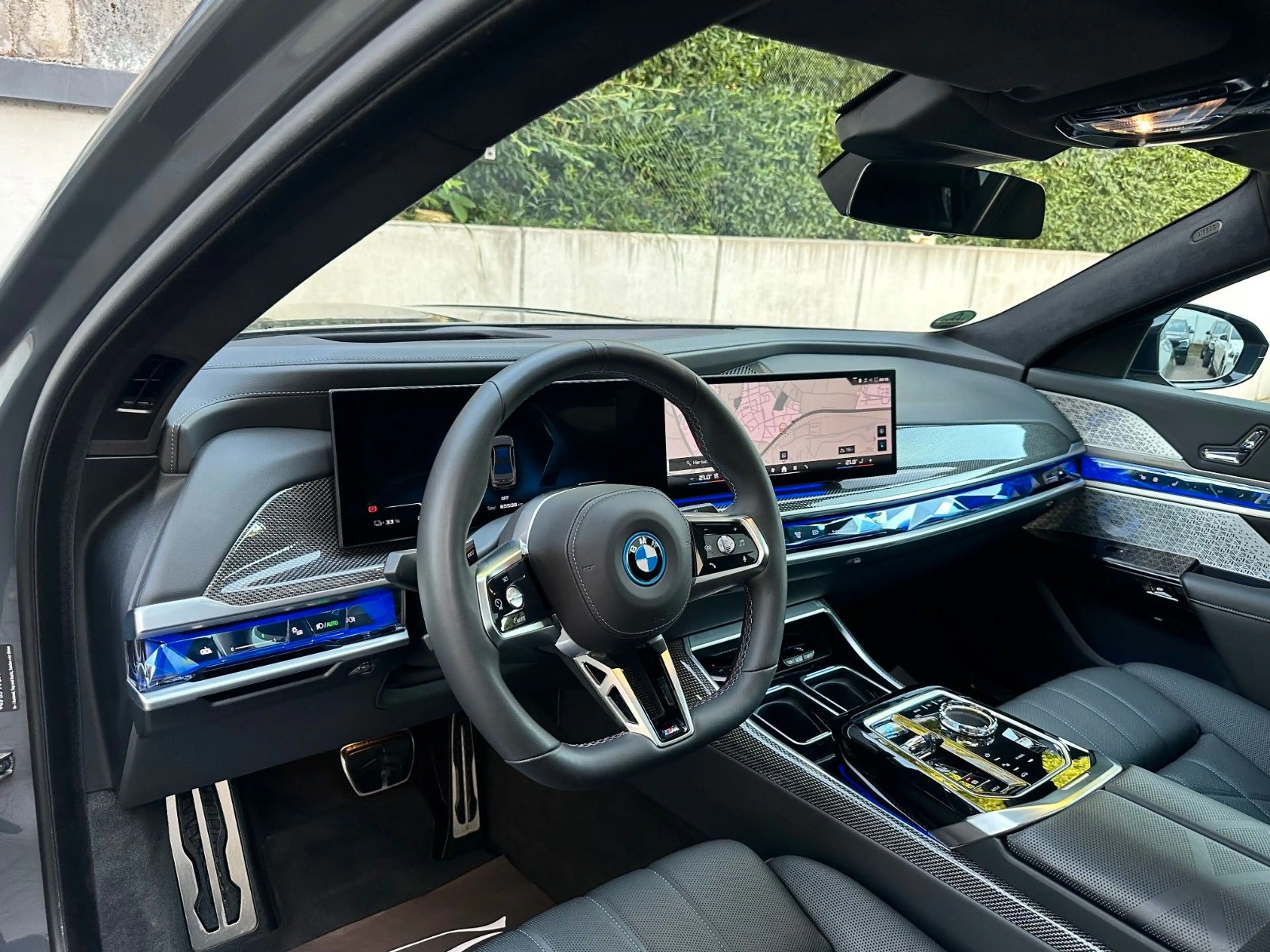 BMW i7 M70 xDrive PANO-SKY*B&W*Fond-TV*Executive — photo 2
