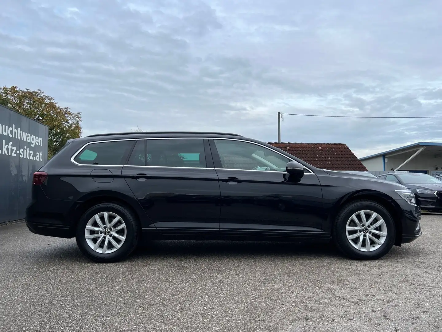 Volkswagen Passat Variant Business 2,0 TDI DSG | NP: €63.000 Schwarz - 2