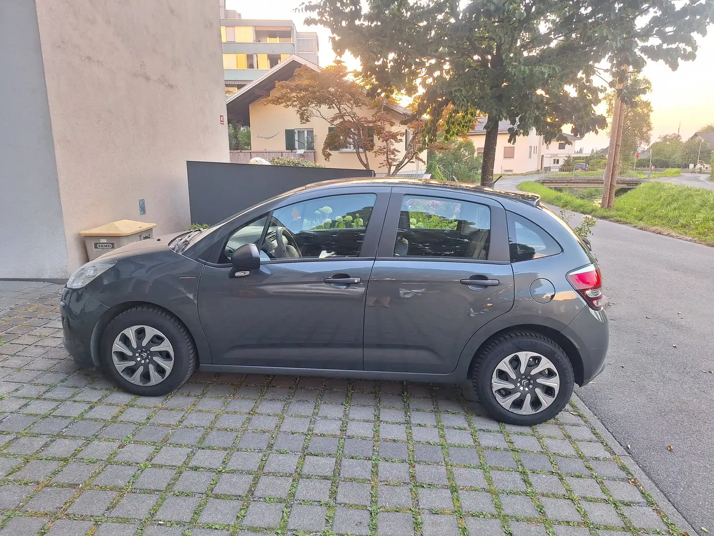 Citroen C3 C3 PureTech 82 5-Gang-Manuell Feel Feel Grau - 2