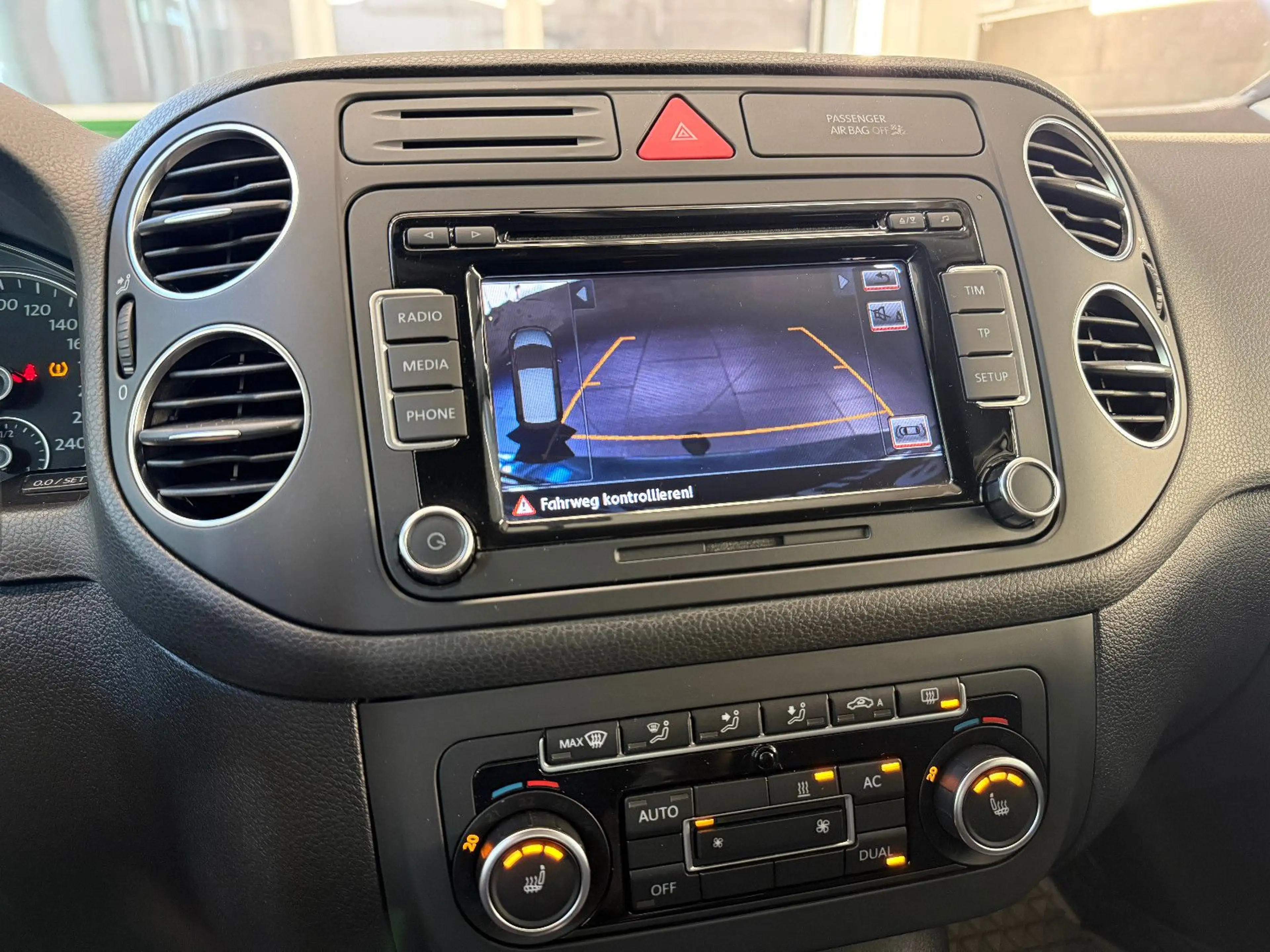 Volkswagen Golf Plus VI Style DSG STHZG AHK SHZ PARKASSIST — photo 6