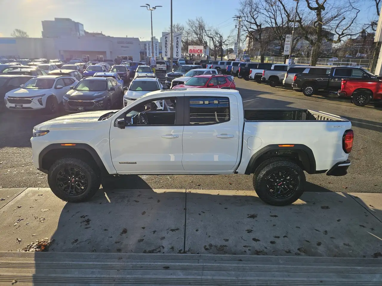 GMC Canyon снимка GMC Canyon