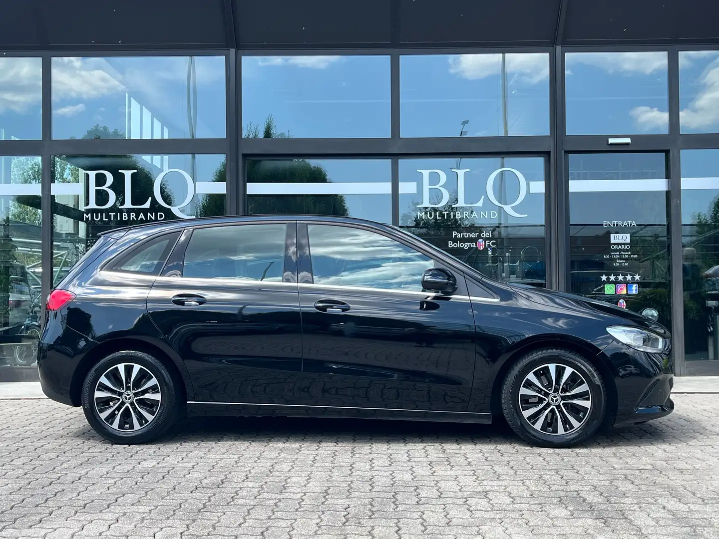 Mercedes-Benz B 180 d Executive auto Schwarz - 1