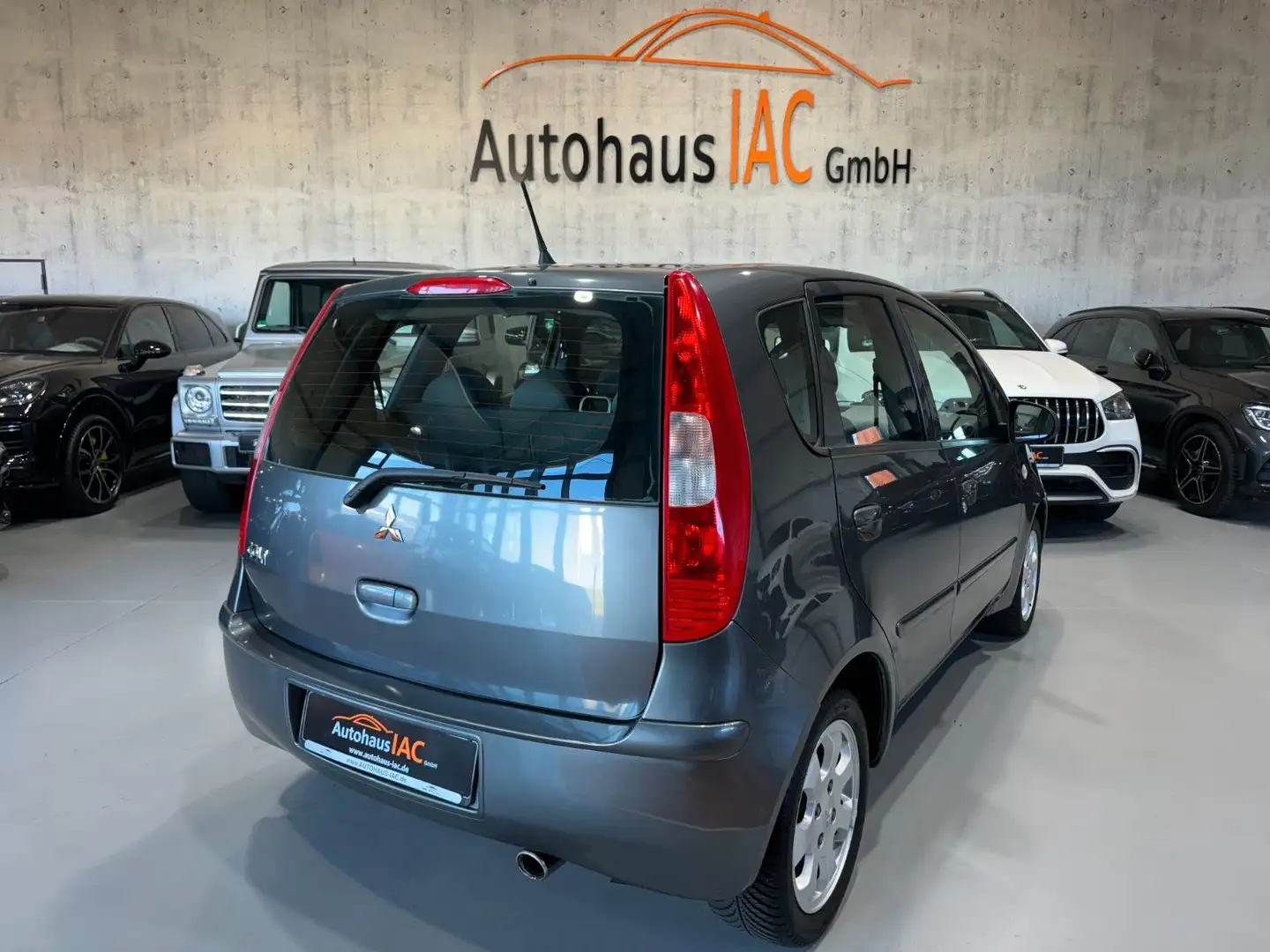 Mitsubishi Colt CZ3 Lim. 5-trg. 1.5 Invite/ Grau - 2