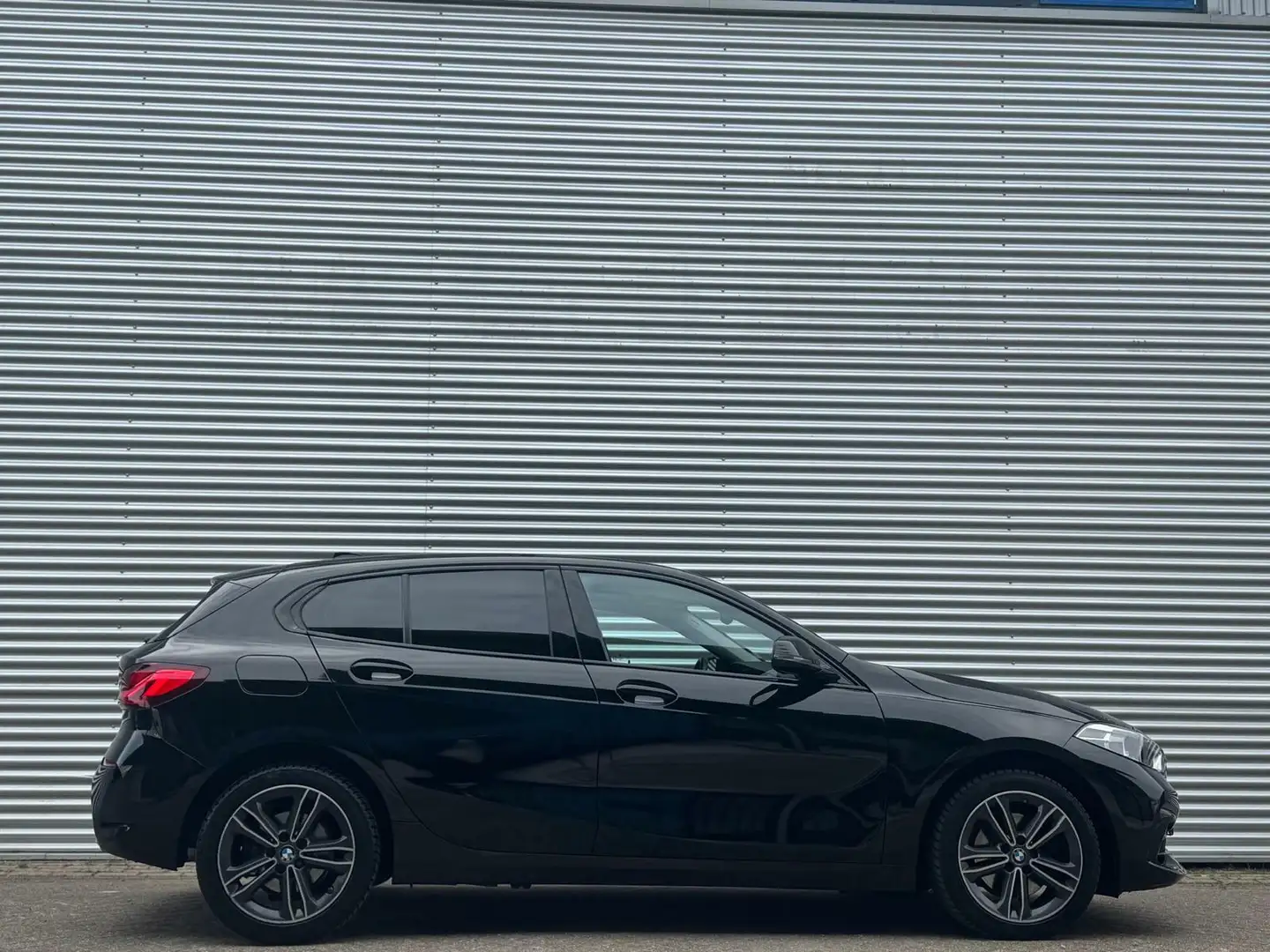 BMW 118 1-serie 118i Sport Line/Aut/Navi/Xenon/Carplay/Spo Nero - 2