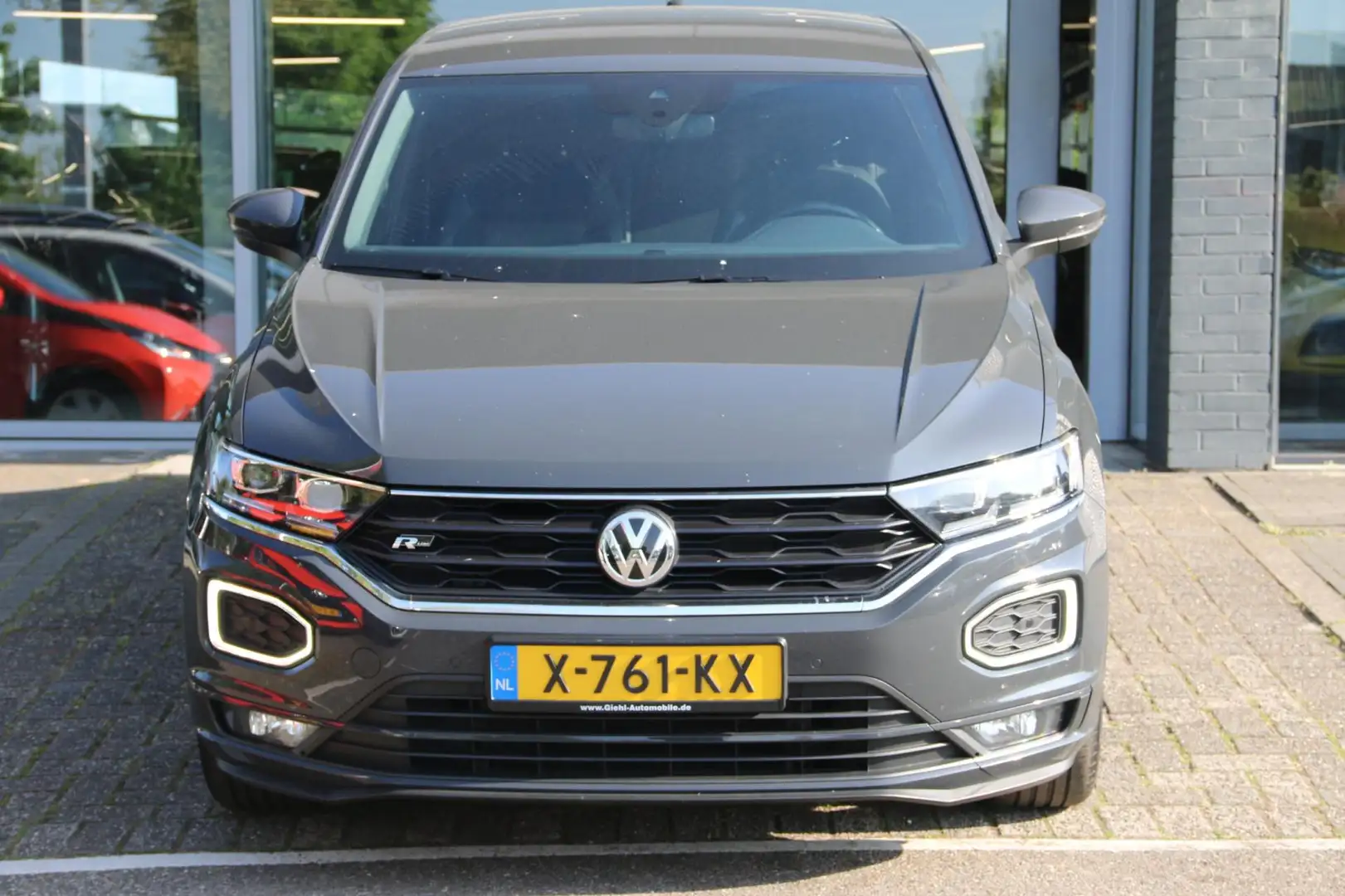 Volkswagen T-Roc 1.5 TSI Sport Grijs - 2