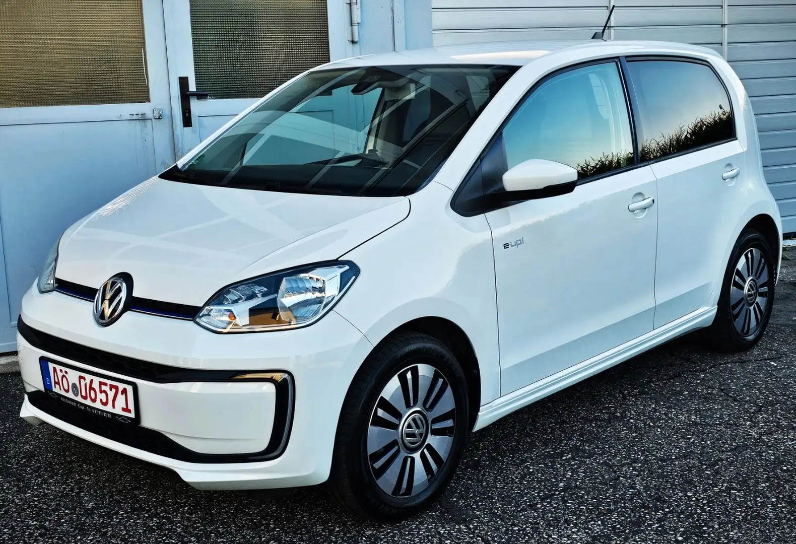 Volkswagen up! e-up! 1.HAND TÜV NEU FACELIFT NETTO 10000€ Weiß - 1