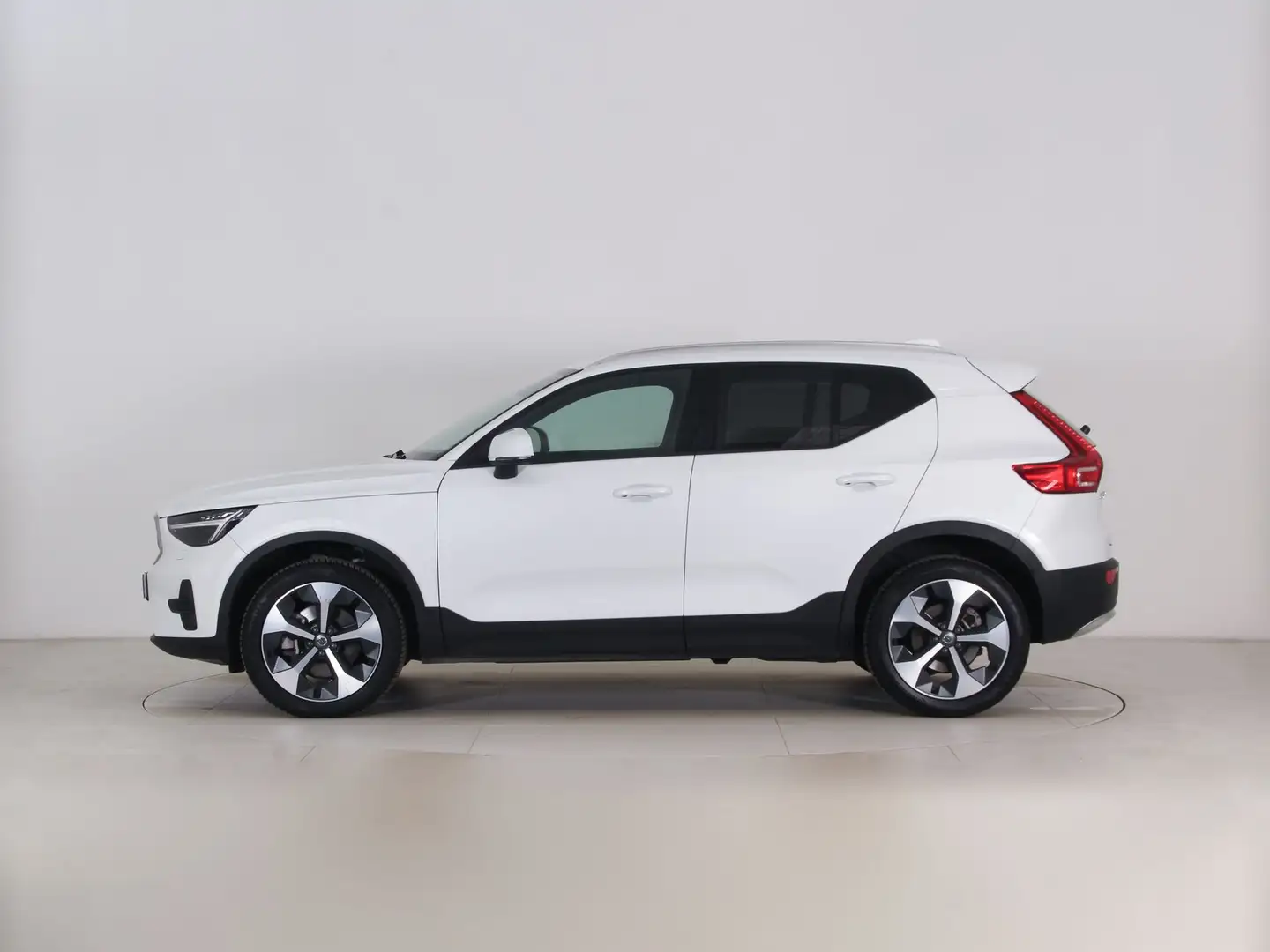 Volvo XC40 T2 automatico Core Bianco - 2