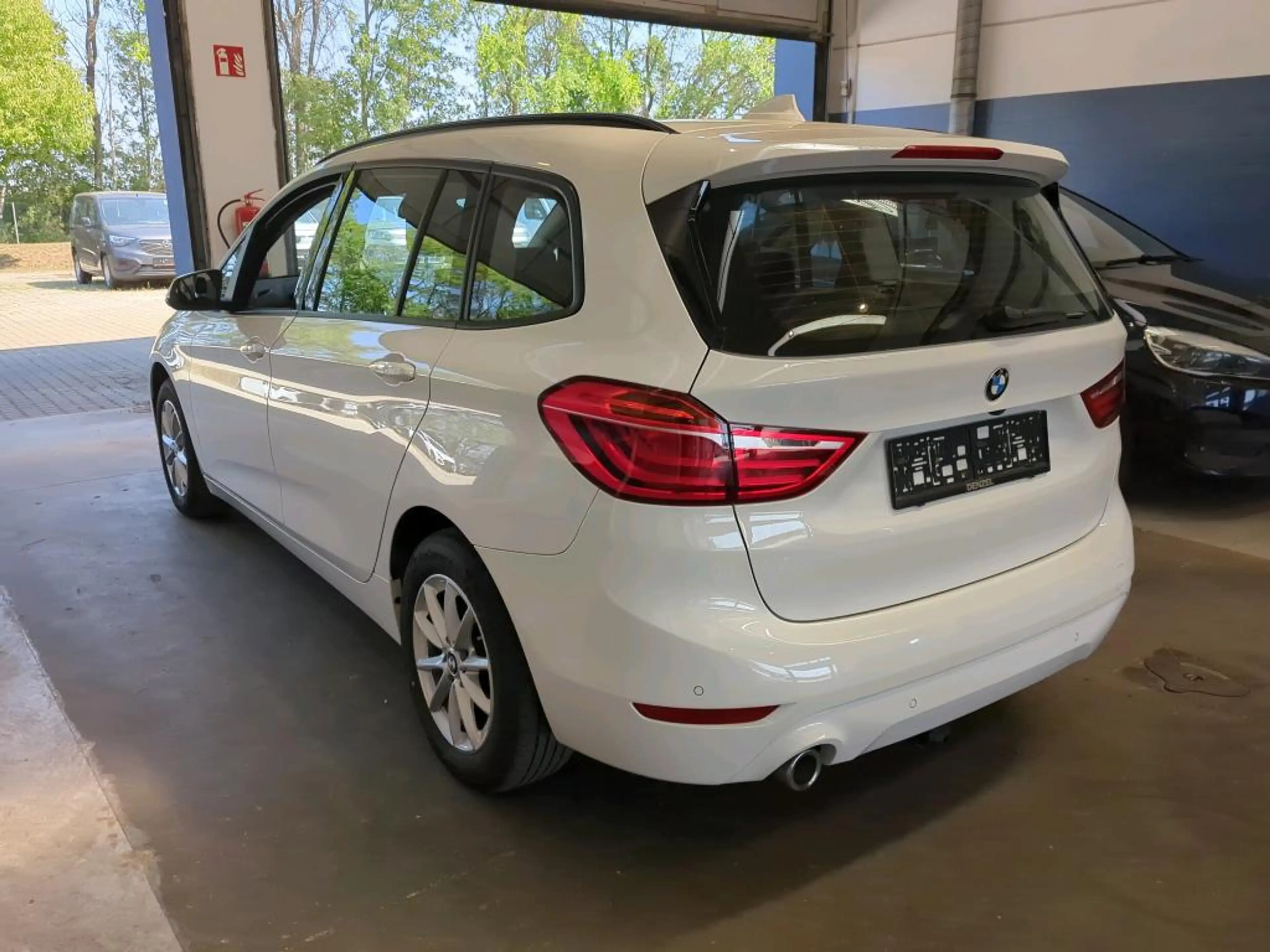 BMW 216 216 d Gran Tourer Advantage * AHK, Kamera, Navi, usw..* — photo 2