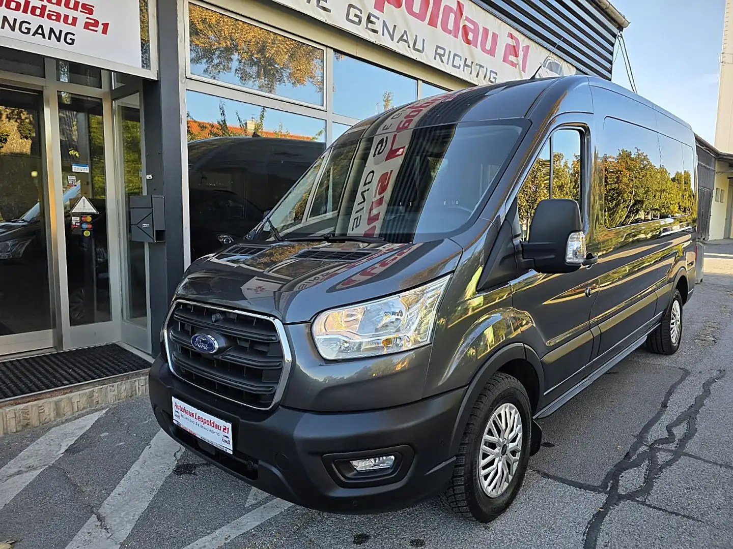 Ford Transit Variobus 2,0 EcoBlue L3H2 350 Trend Grau - 1