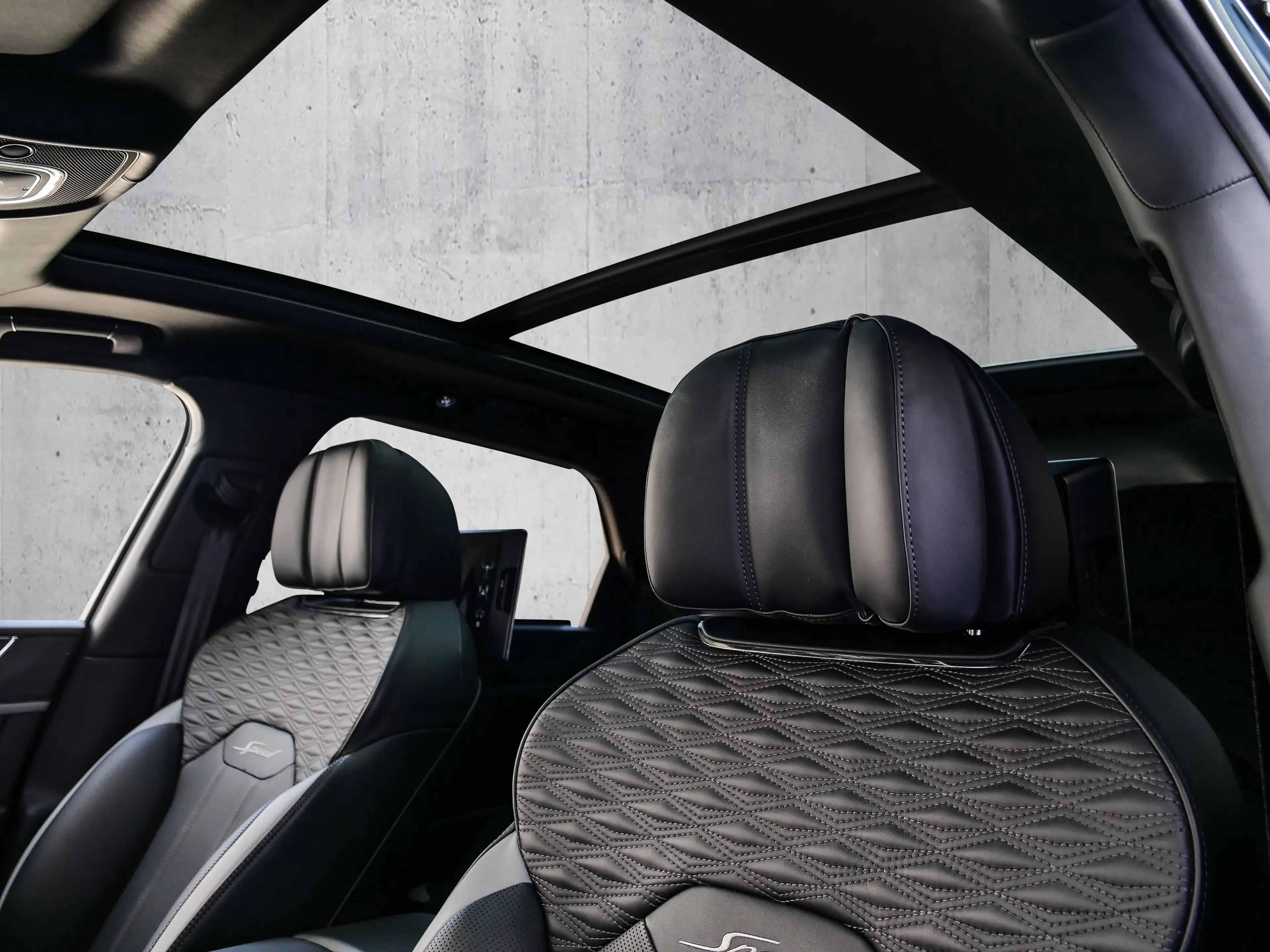 Bentley Bentayga Speed Light Emerald, Leather, Carbon — photo 15
