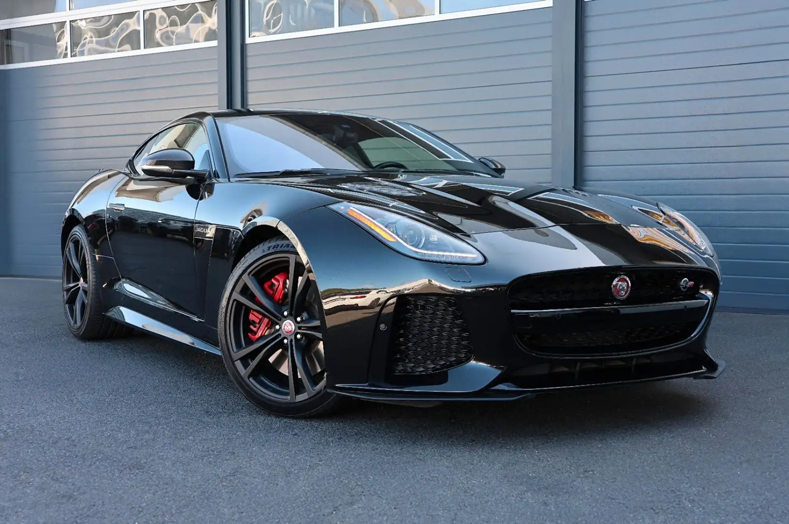 Jaguar F-Type SVR 5.0L V8 AWD/SHZ/LHZ/TOTW/KAMERA/R20 Noir - 1