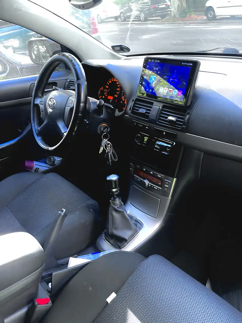 Toyota Avensis 2.2 D-CAT Team - 1