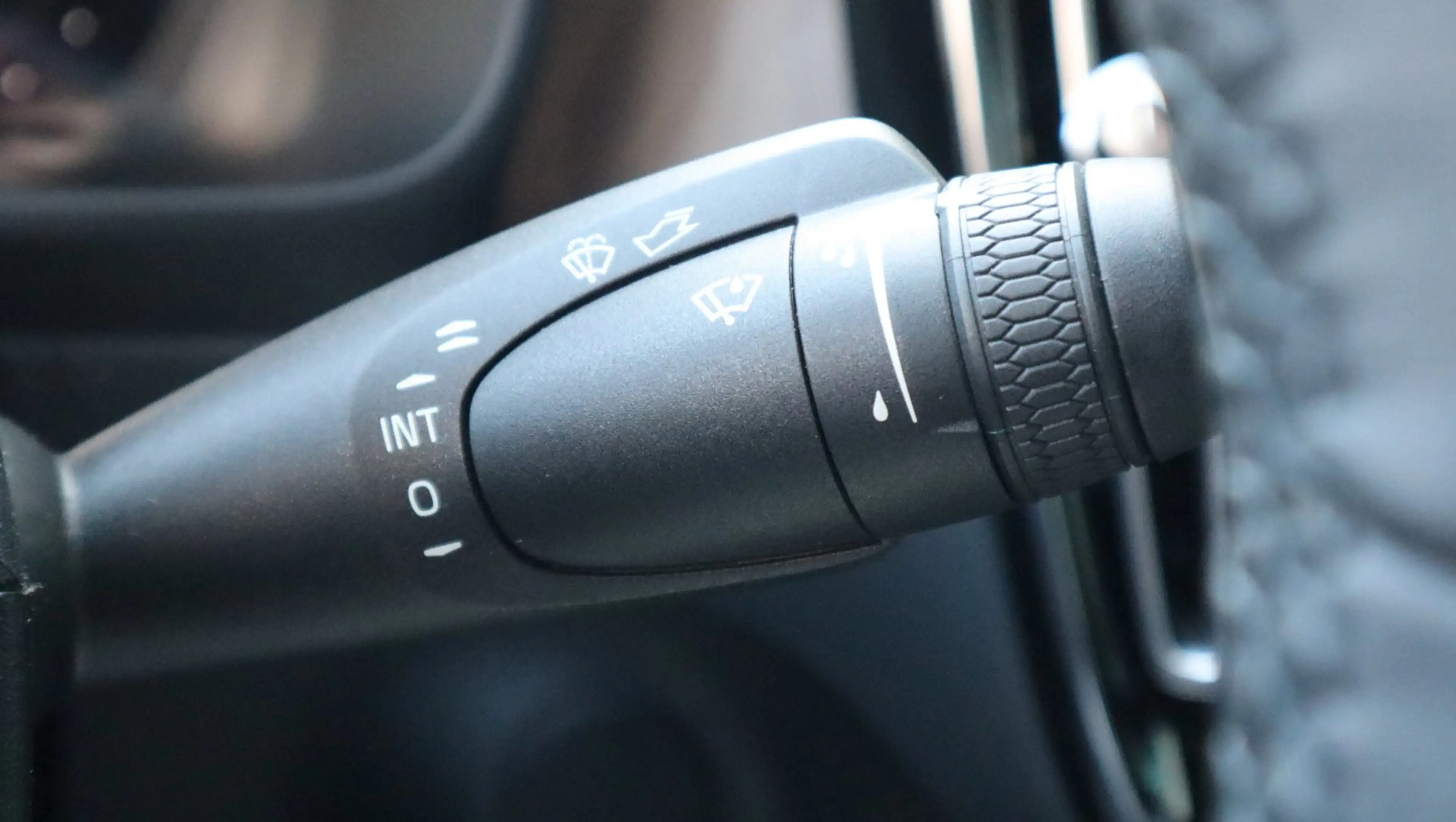 Volvo C40 Recharge Twin Intro Edition 78 kWh SOH92% Pano LED — photo 25