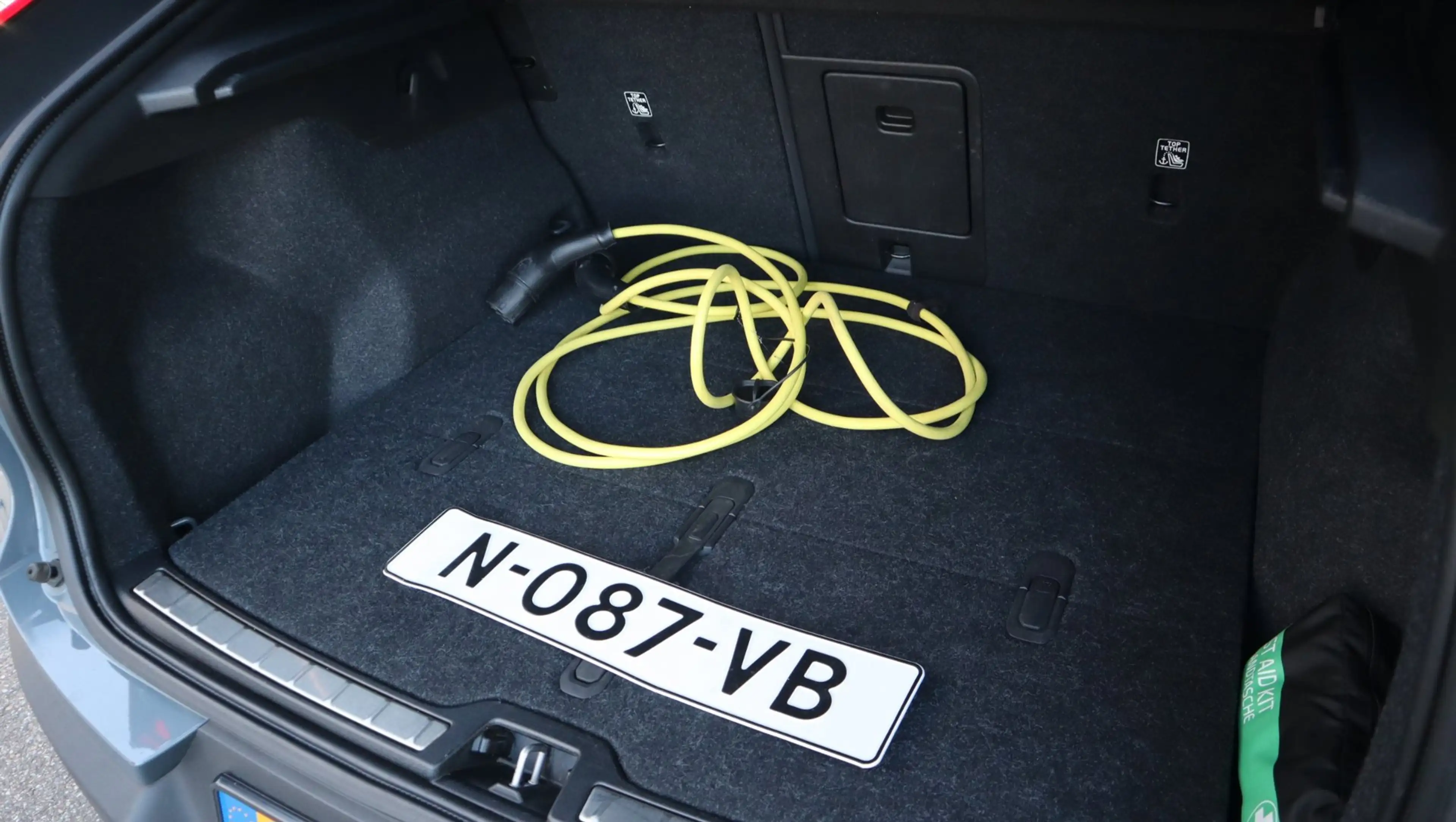 Volvo C40 Recharge Twin Intro Edition 78 kWh SOH92% Pano LED — photo 12