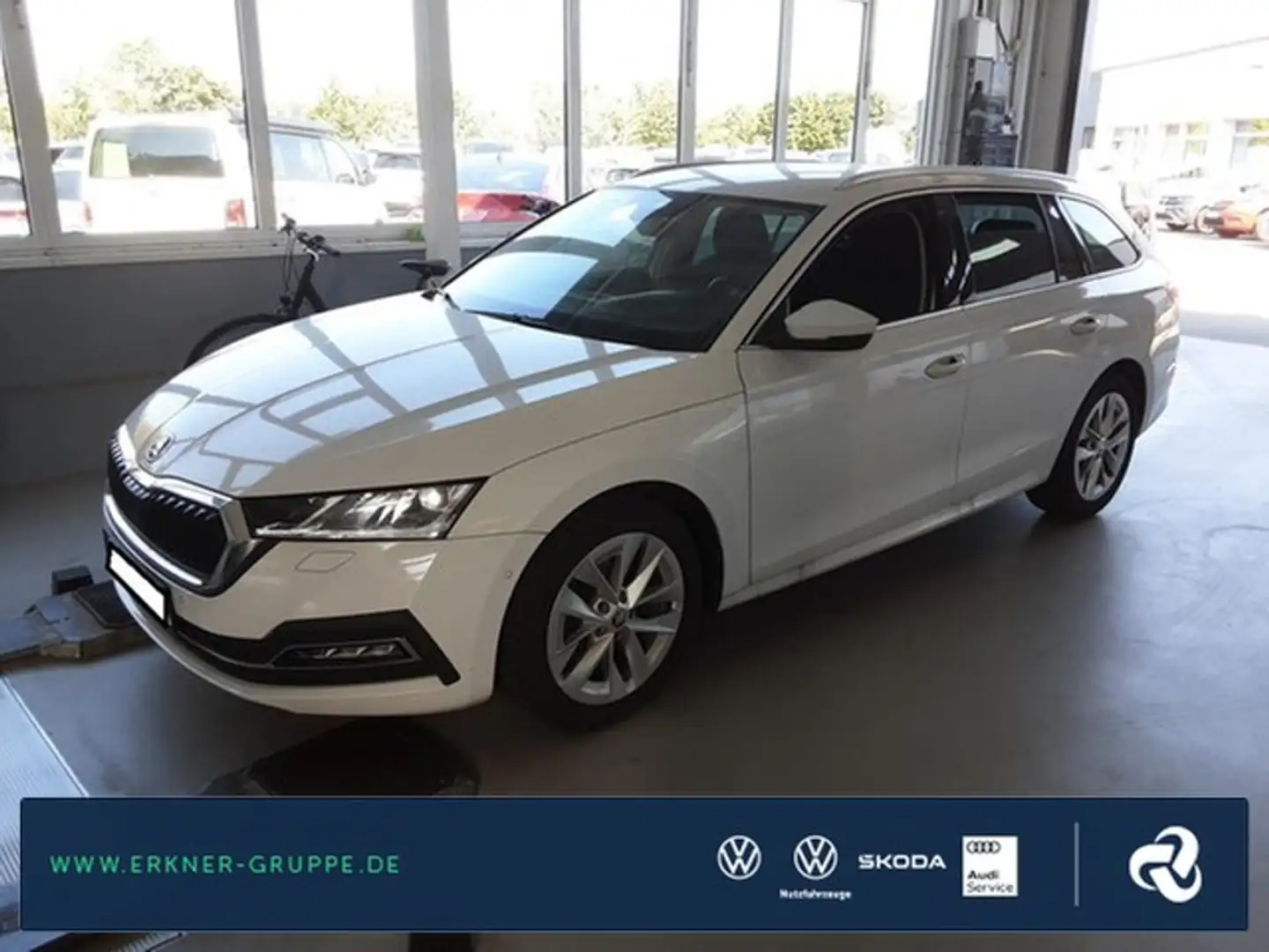 Skoda Octavia Combi 1.5TSI First Edition Weiß - 1